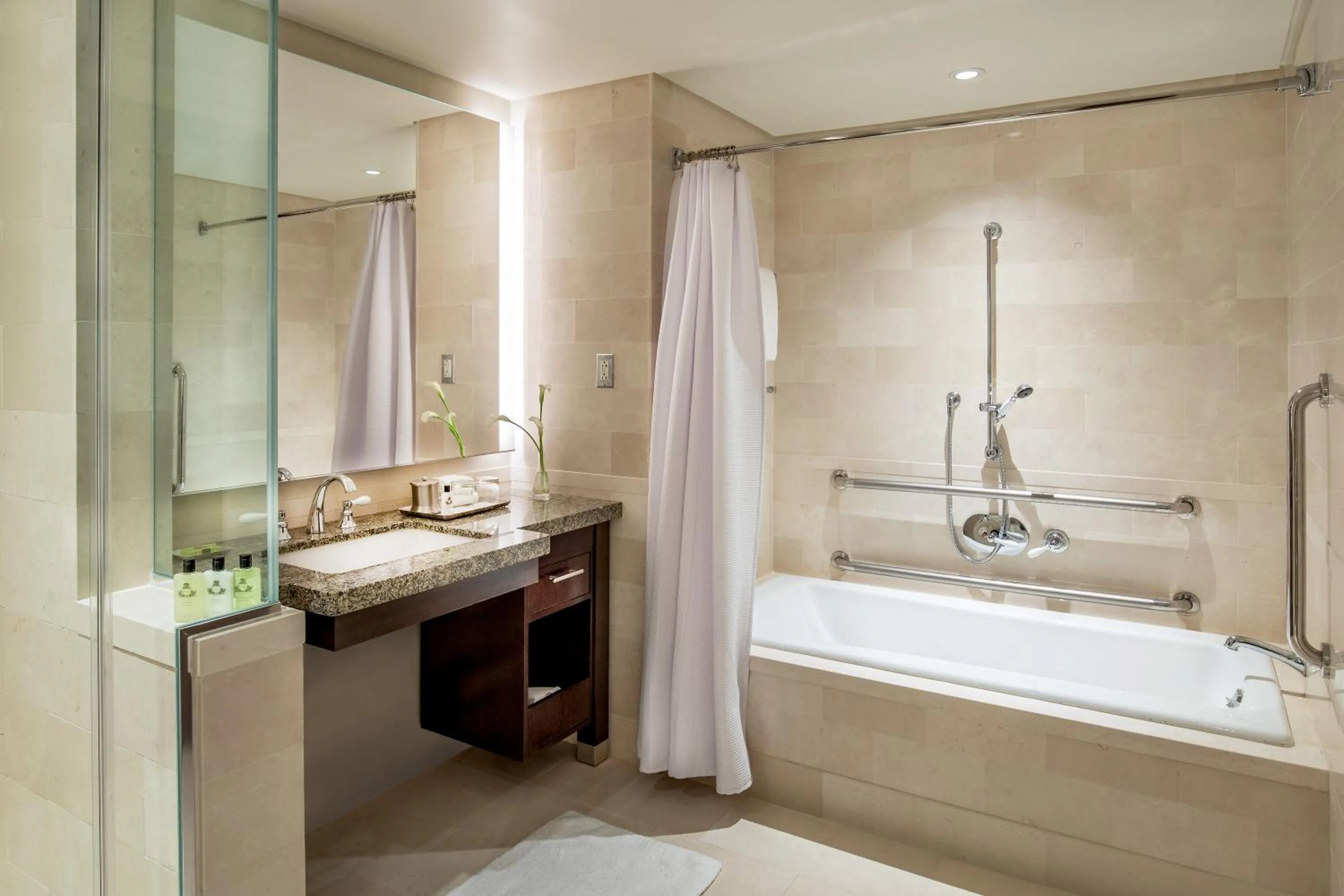Classic Queen Room with Two Queen Beds and Accessible Tub - Mobility Access in InterContinental Boston by IHG