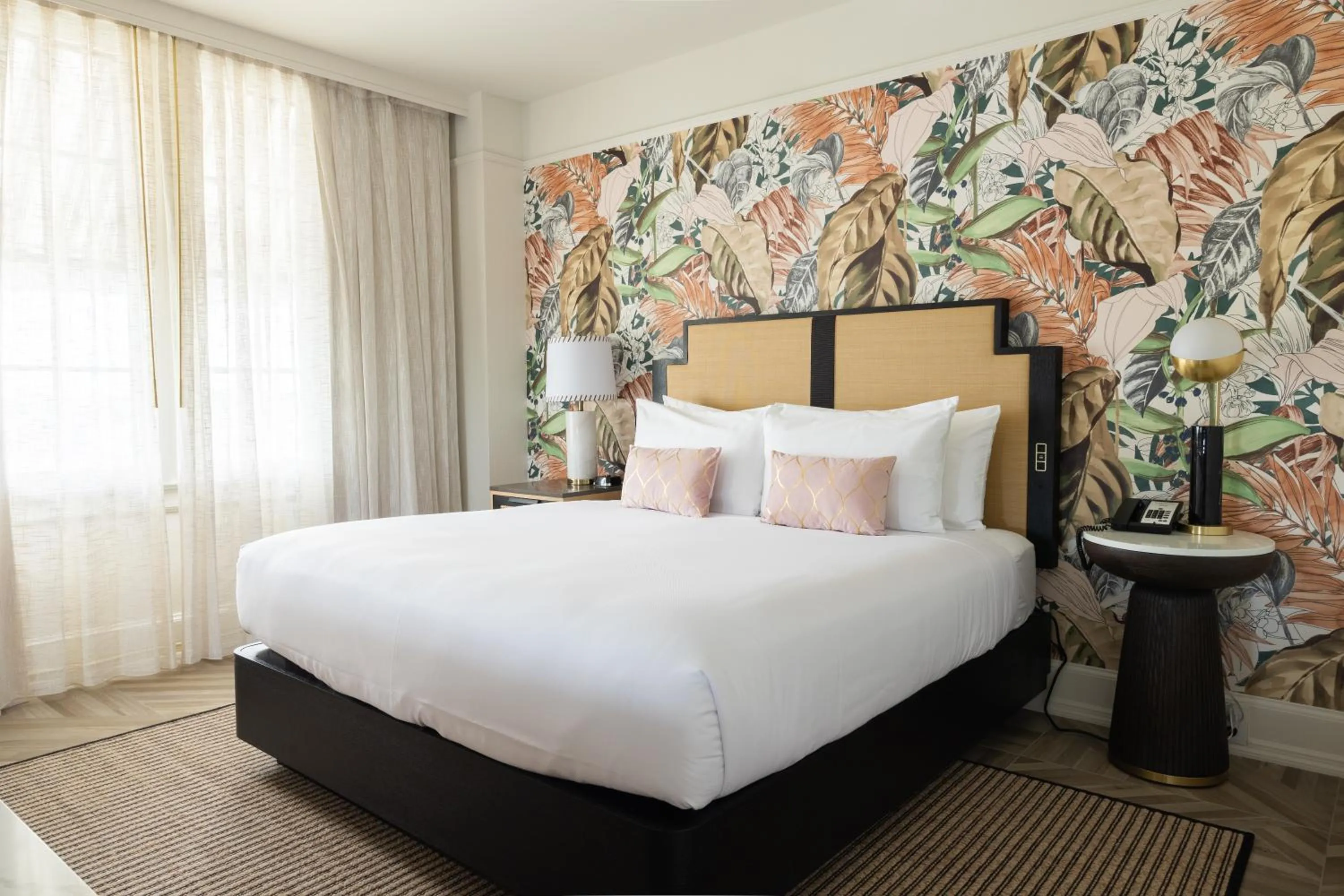 Deluxe King Room in La Concha Key West, Autograph Collection