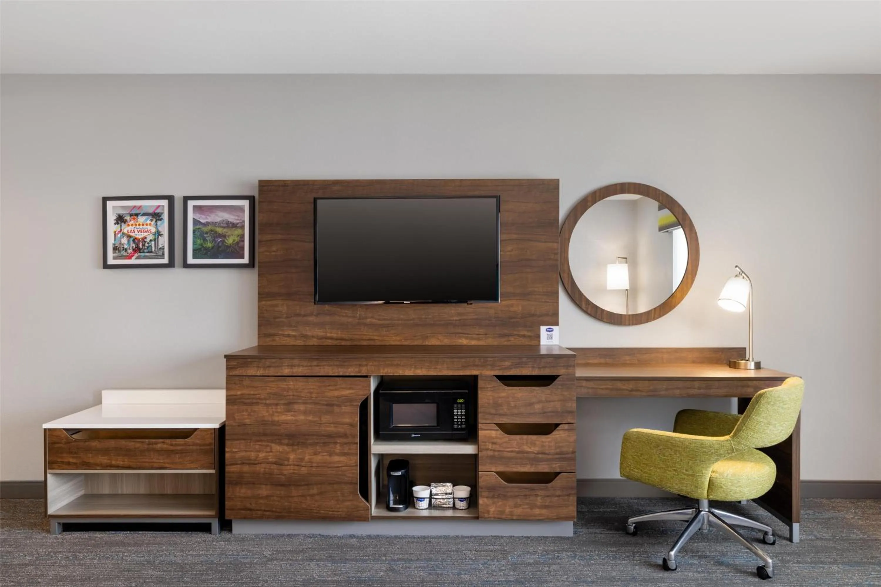 King Room with Accessible Tub - Mobility and Hearing Access/Non-Smoking in Hampton Inn Las Vegas/North Speedway