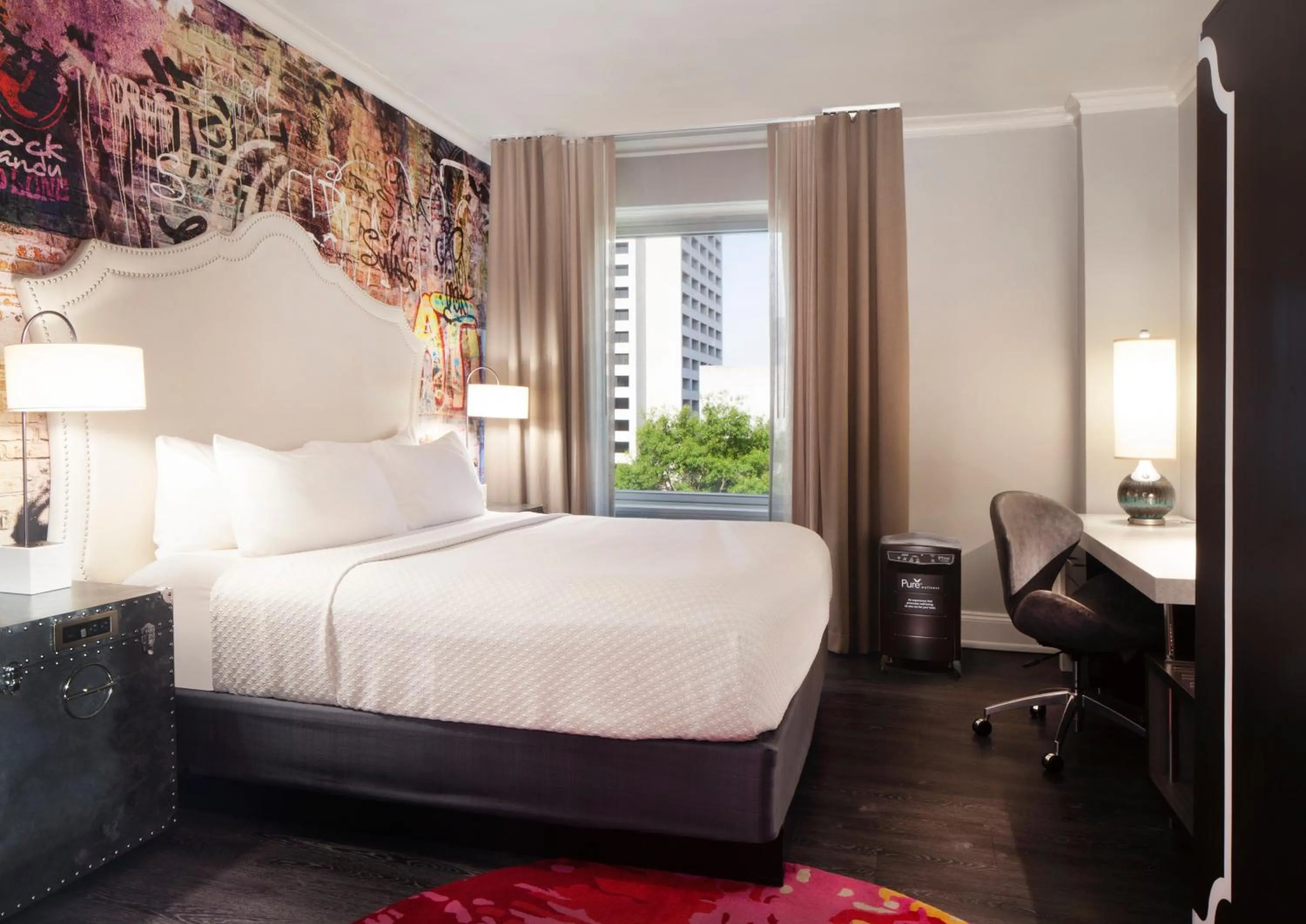 Standard King Room with City View in Hotel Indigo Atlanta Midtown by IHG