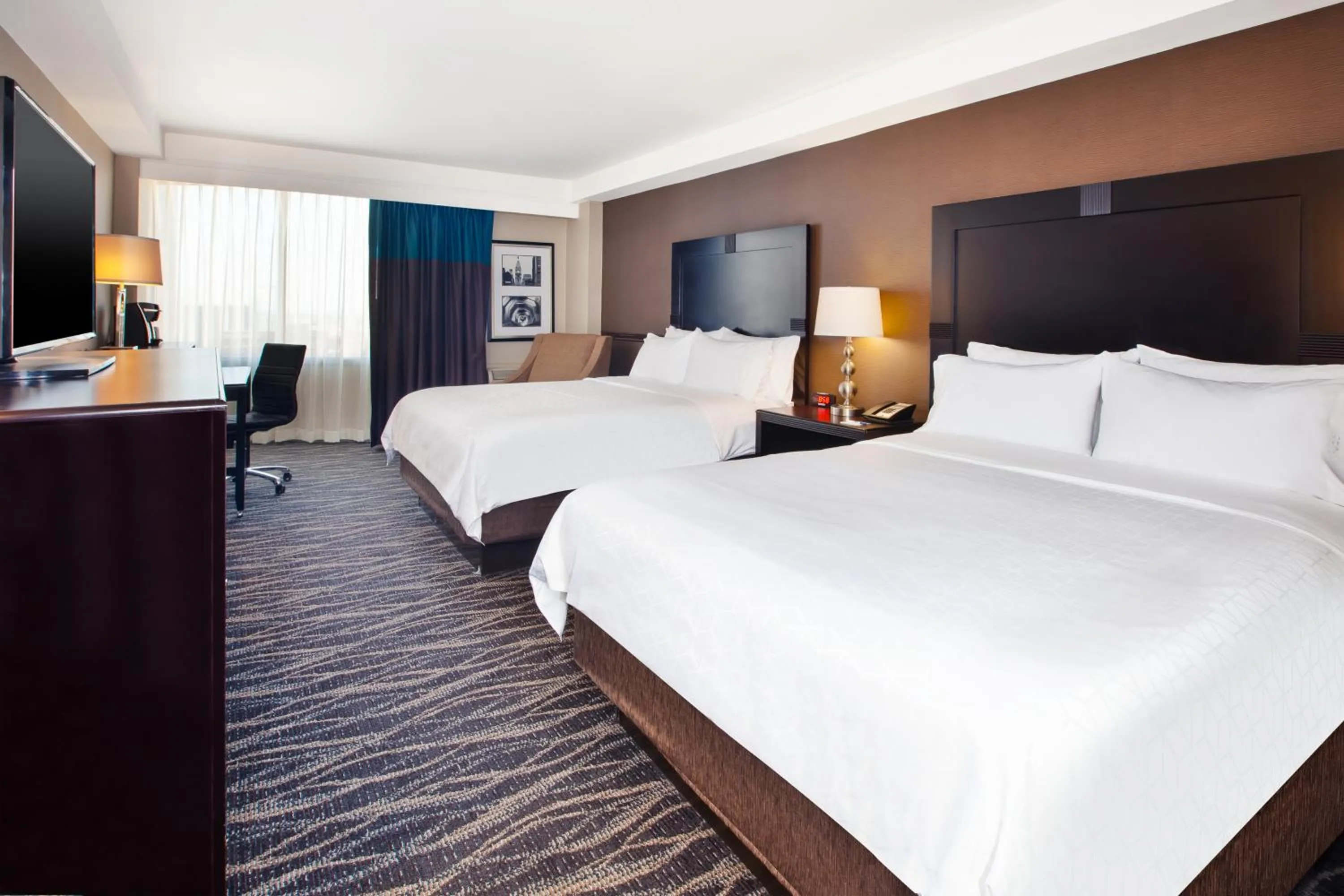 Double Room - Disability Access - Accessible Tub in Holiday Inn Express Philadelphia-Midtown by IHG