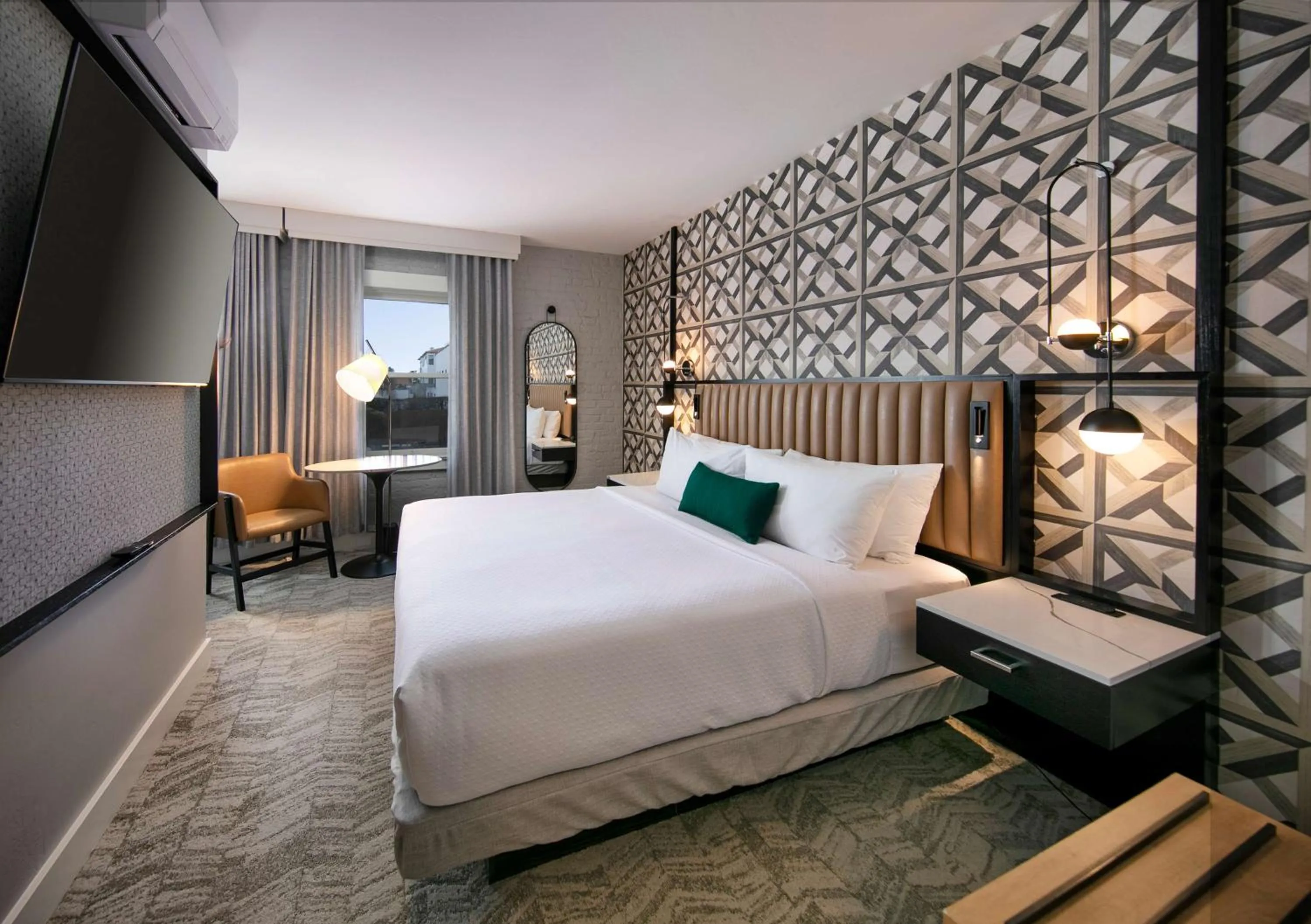 King Room in Hotel Virginia Santa Barbara, Tapestry Collection by Hilton