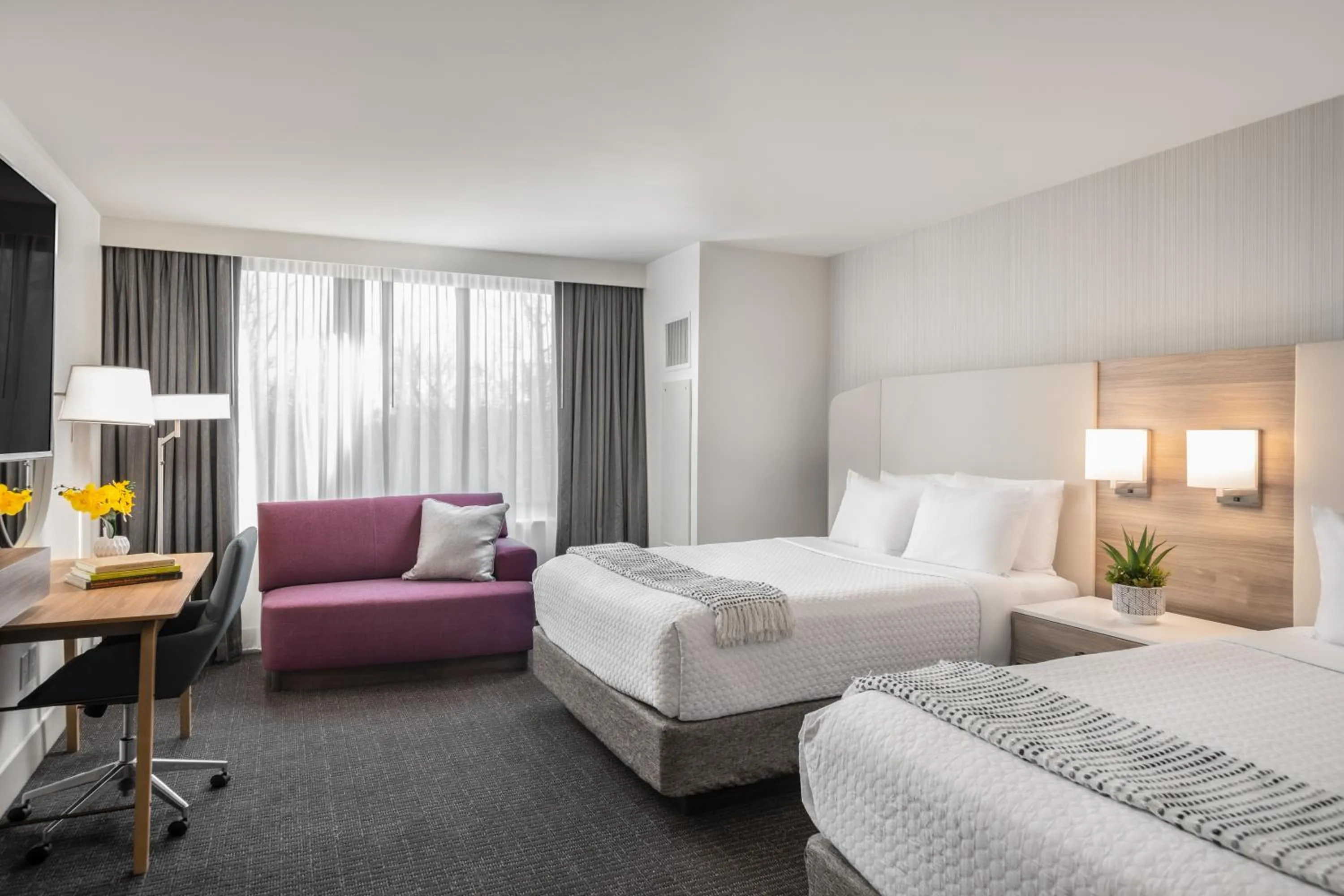 Premium Room in Crowne Plaza Atlanta Perimeter at Ravinia by IHG