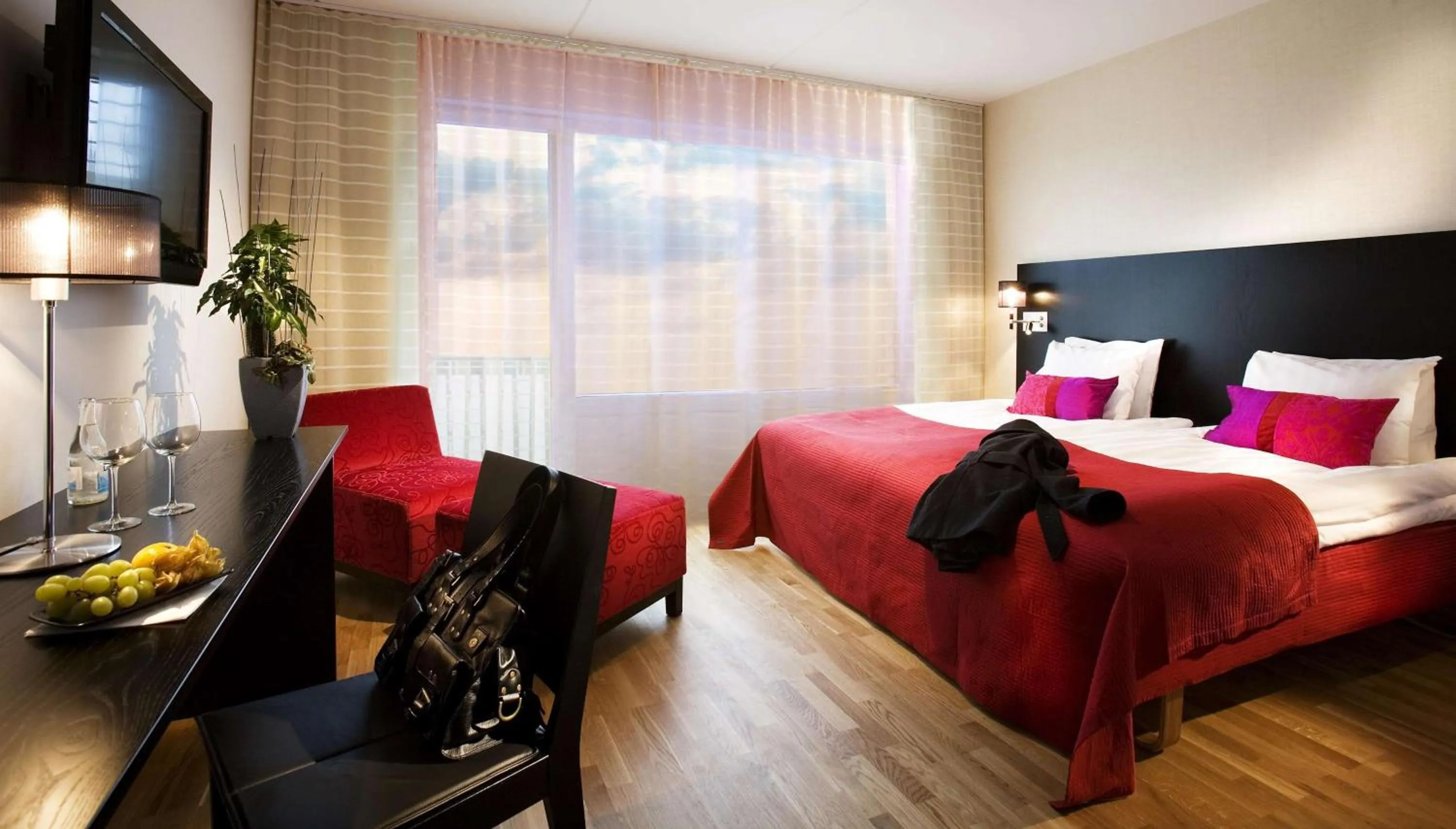 Premium King Room - Non-Smoking in Best Western Plus Time Hotel