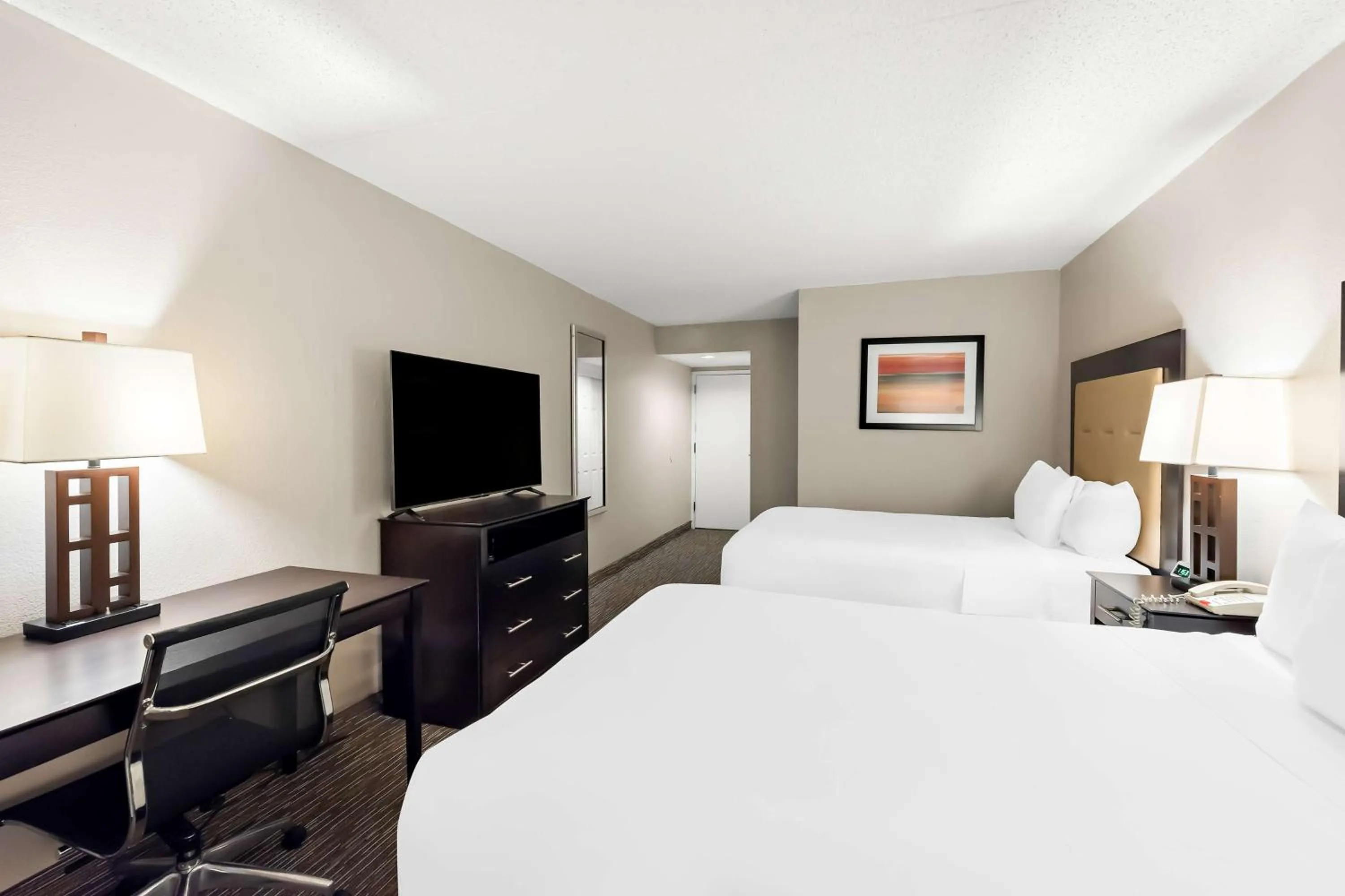 2 Full Beds Non-Smoking in Sonesta Essential Atlantic City West