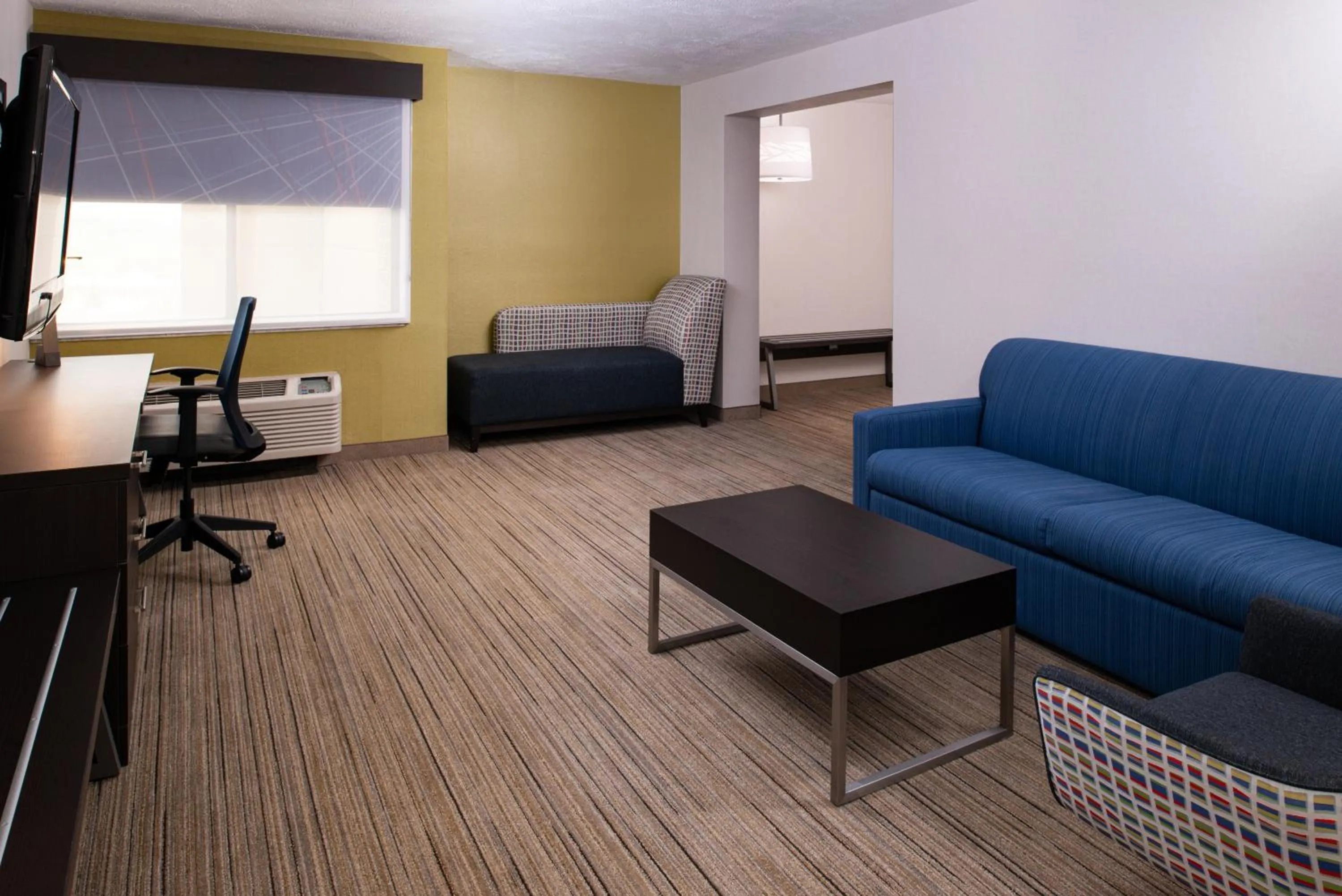Standard King Room - Communications Accessible in Holiday Inn Express Cincinnati West by IHG
