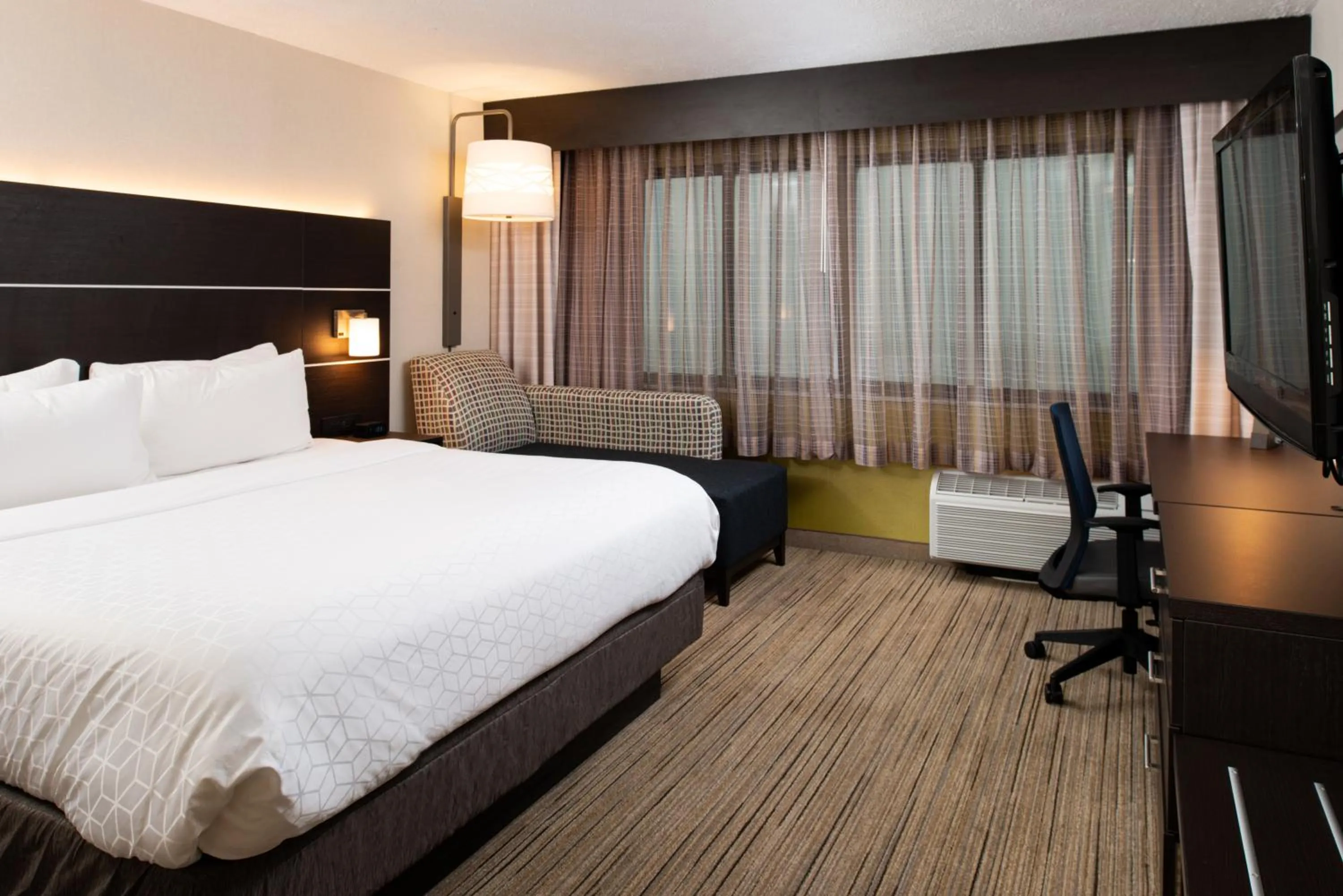 Standard Room in Holiday Inn Express Cincinnati West by IHG
