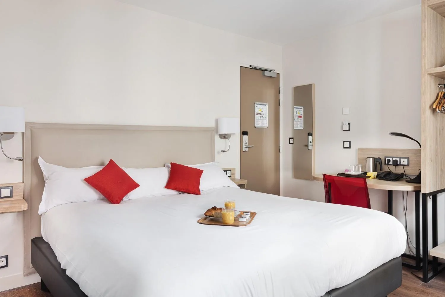 Superior Double Room in Courcelles Médéric