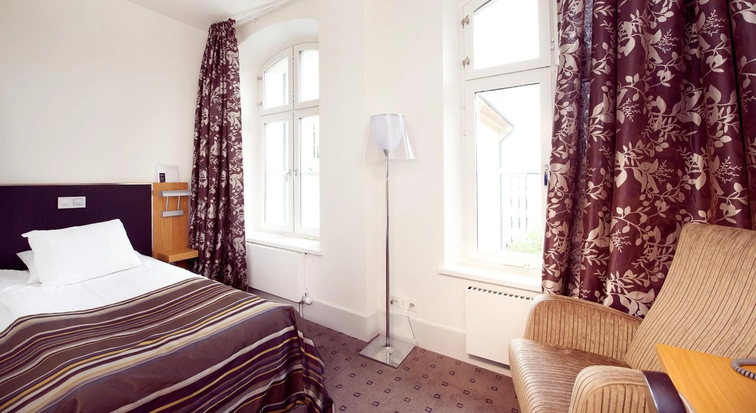 Compact Single in Home Hotel Bilan