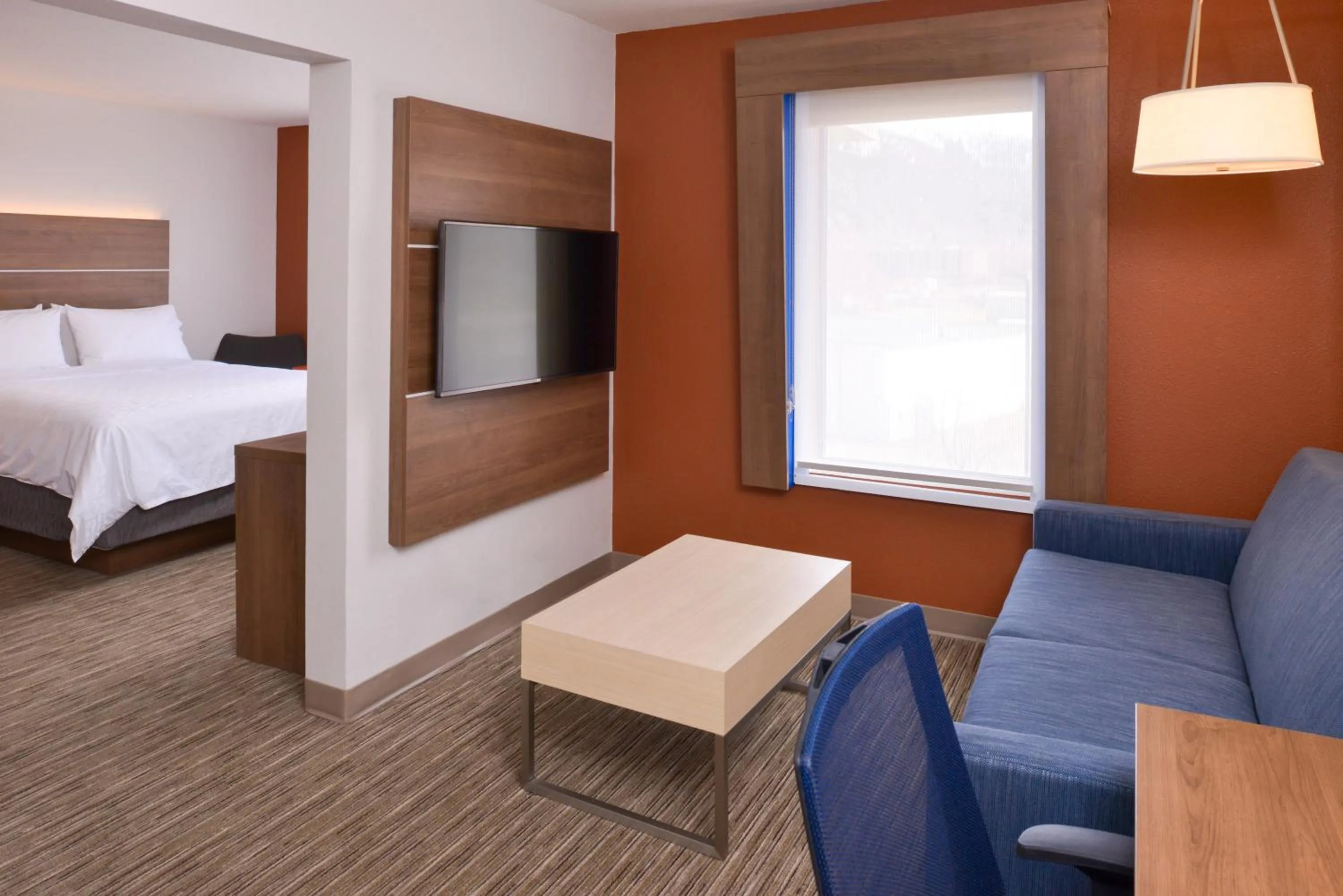 Two-Bedroom Suite with Three Queen Beds in Holiday Inn Express Glenwood Springs Aspen Area by IHG