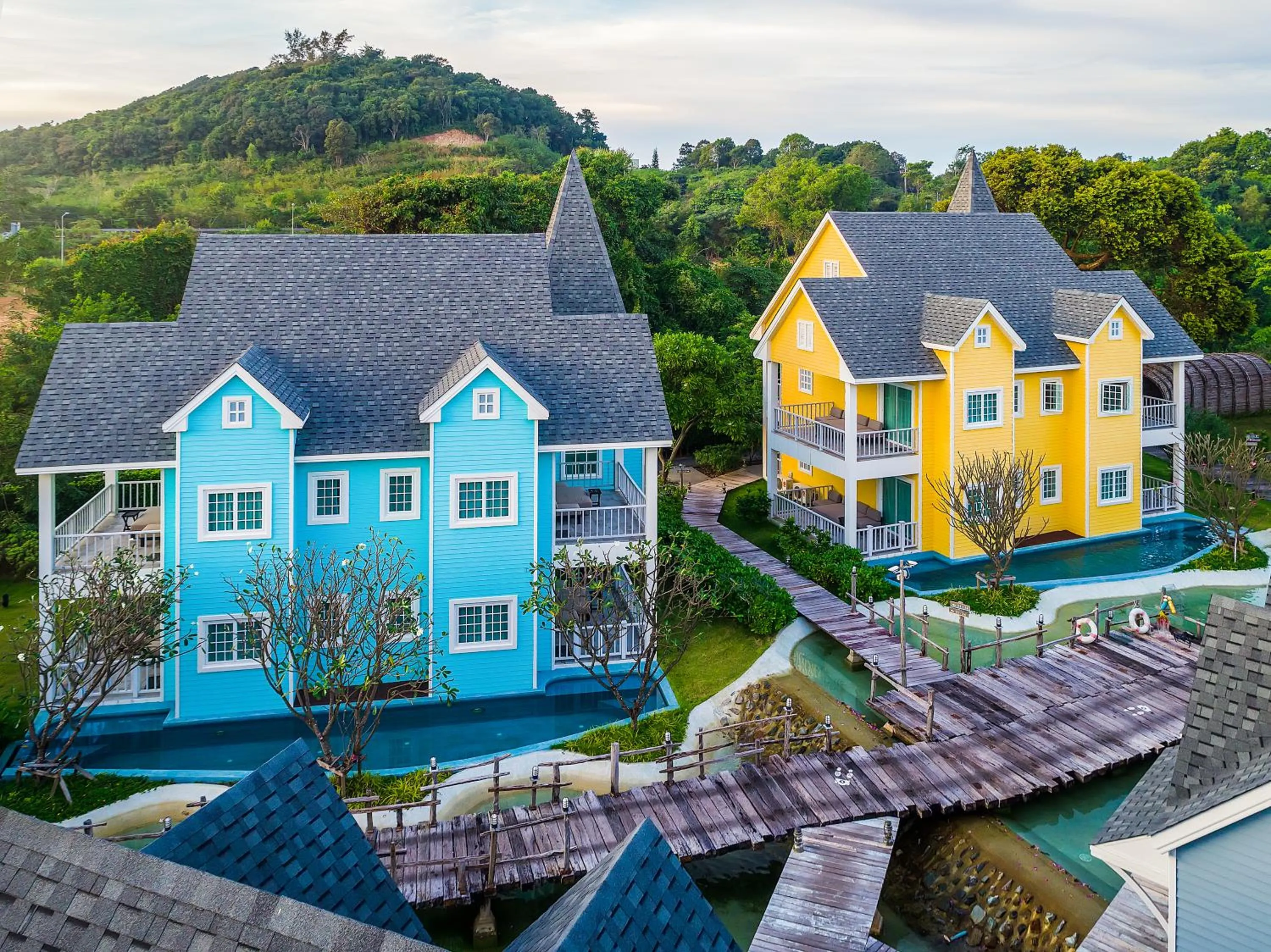 Deluxe Double Room with Pool Access in Peggy's Cove Resort