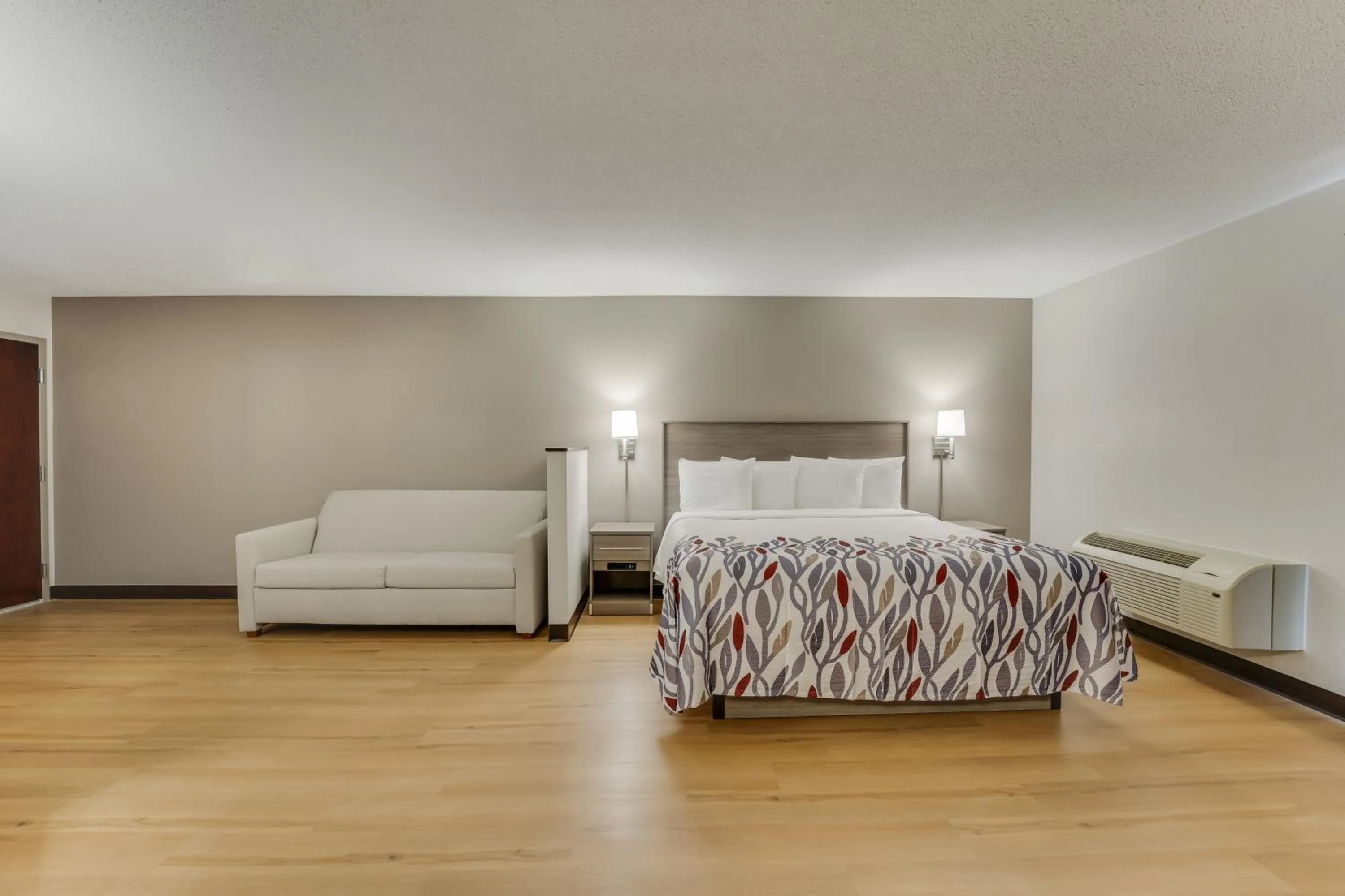 Suite King Room Non-Smoking in Red Roof Inn & Suites Newport - Middletown, RI