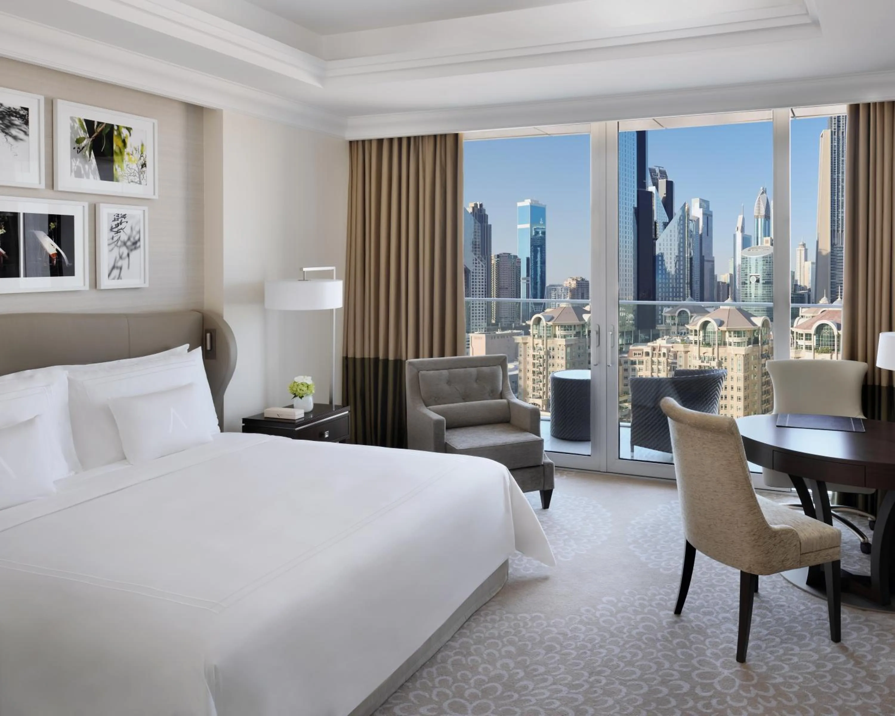 Deluxe Room in Kempinski The Boulevard Dubai