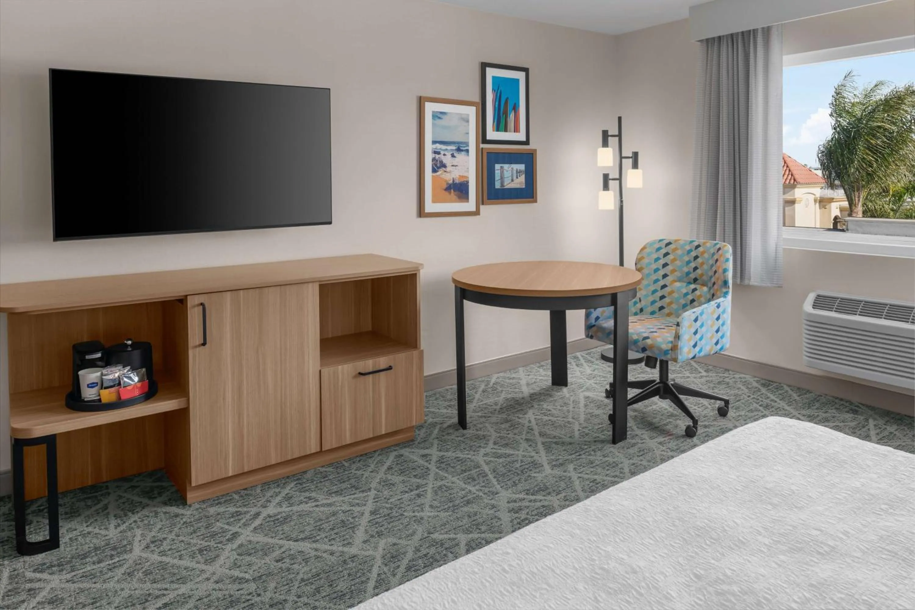 King Studio in Hampton Inn by Hilton Costa Mesa Newport Beach