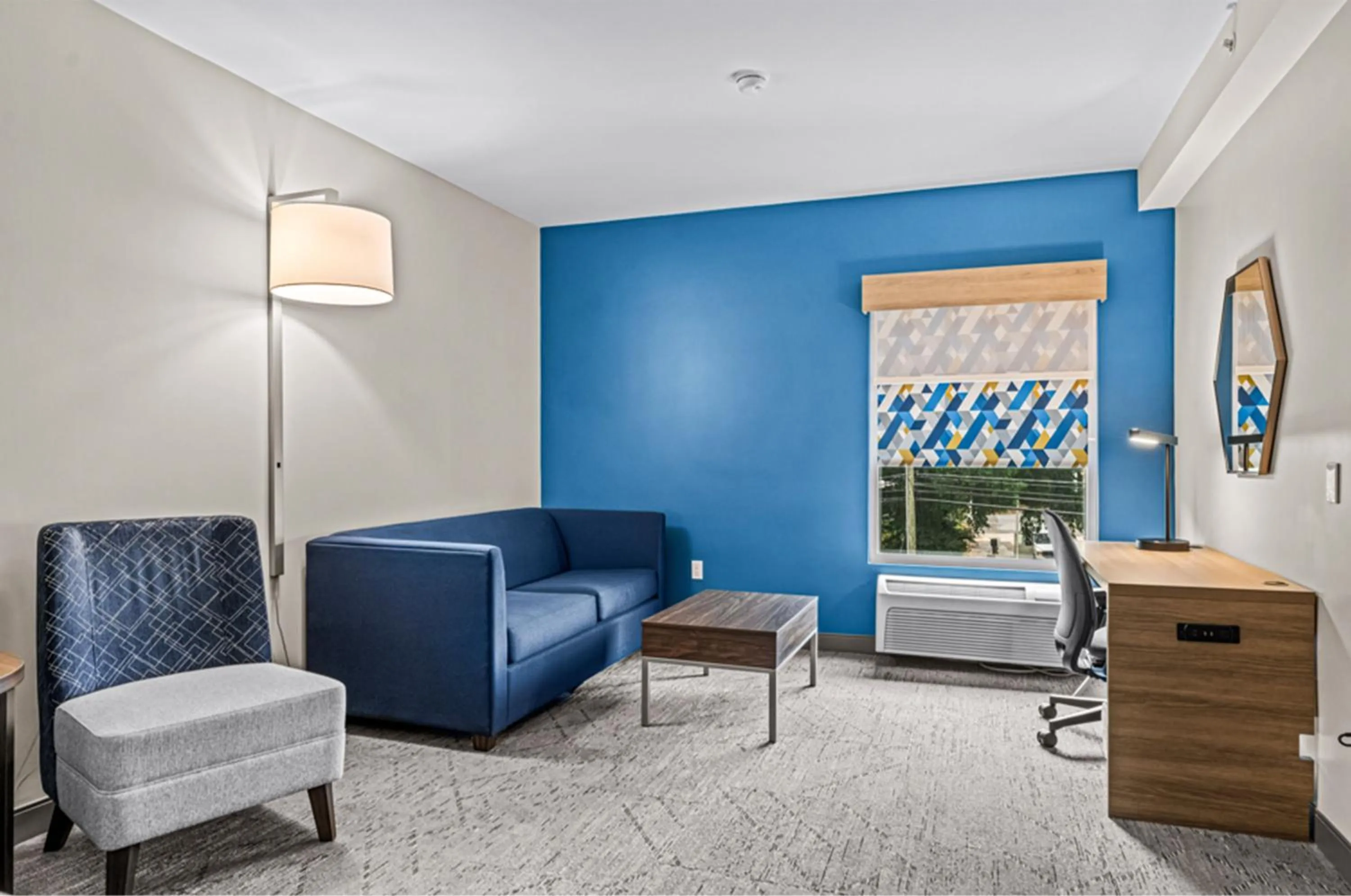King Suite in Holiday Inn Express & Suites Carneys Point - Pennsville by IHG