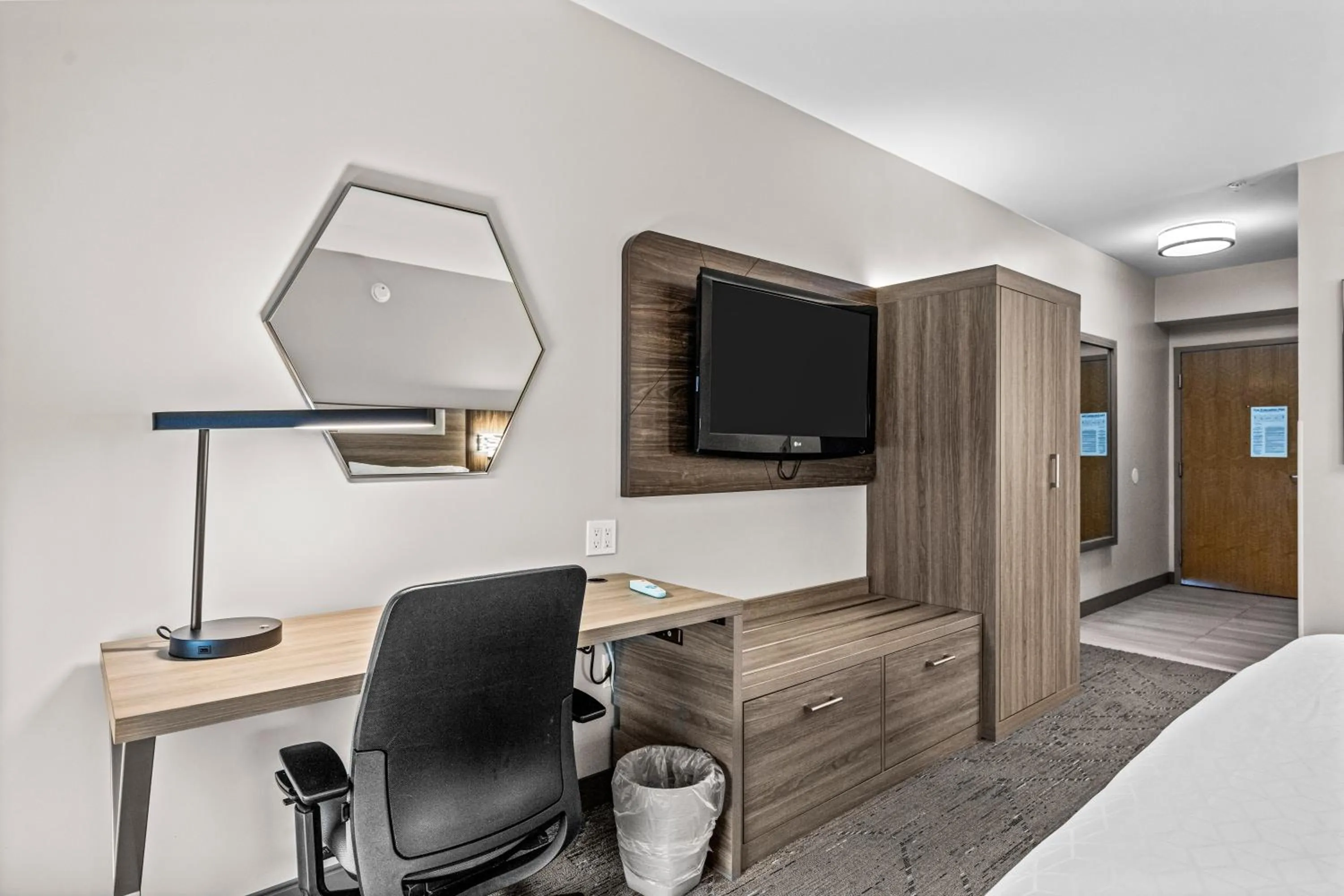 Standard Queen Room with Sofa Bed - Non-Smoking in Holiday Inn Express & Suites Carneys Point - Pennsville by IHG