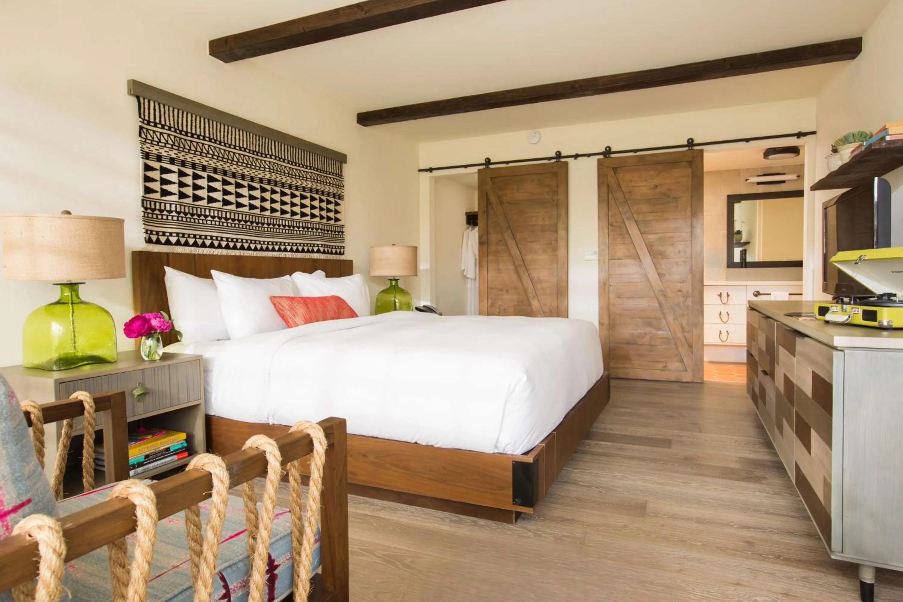 Queen Room with Pool View in The Leta Santa Barbara Goleta, Tapestry Collection by Hilton