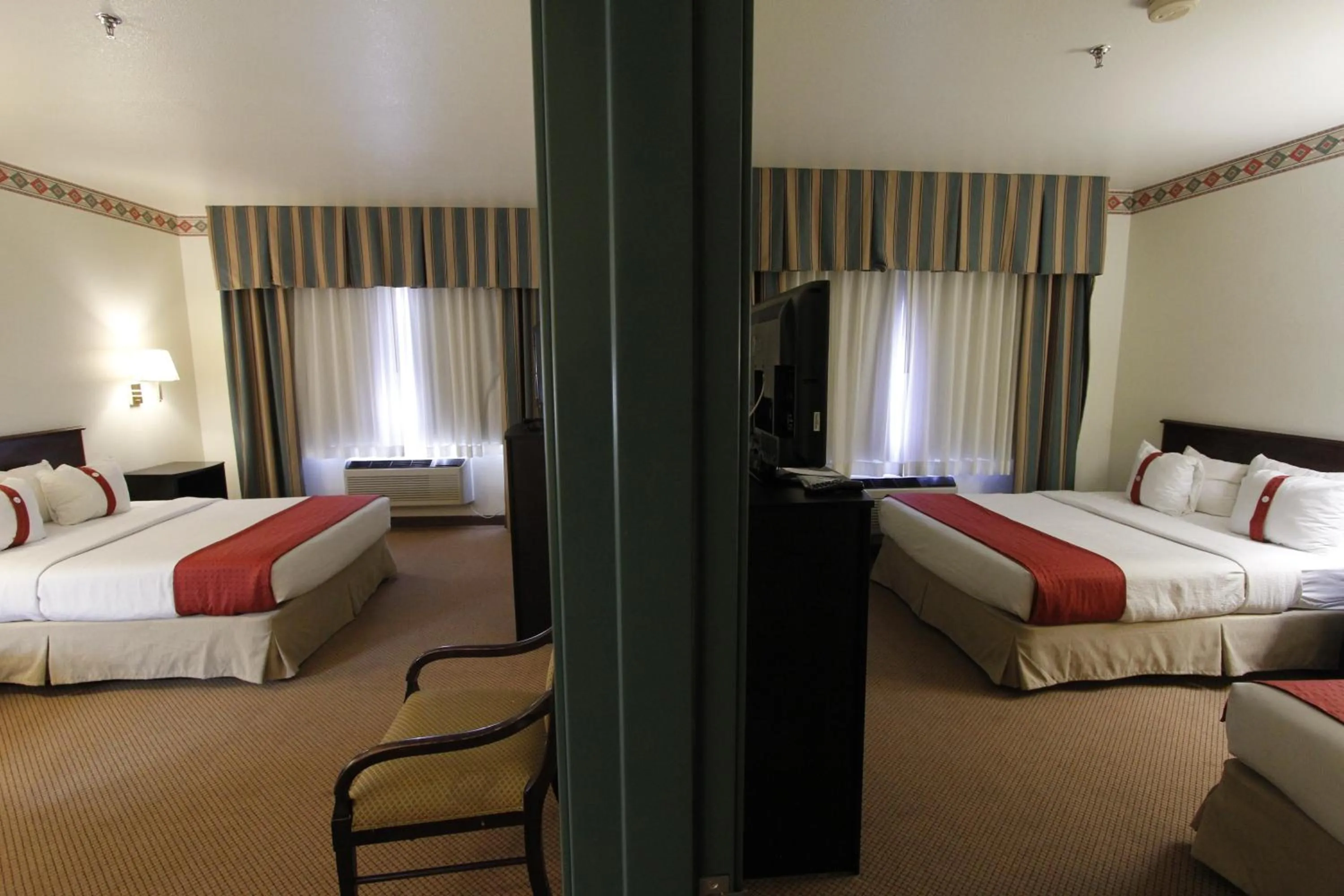 Studio Suite with Three Queen Beds - Non-Smoking in Ramada by Wyndham Williams/Grand Canyon Area