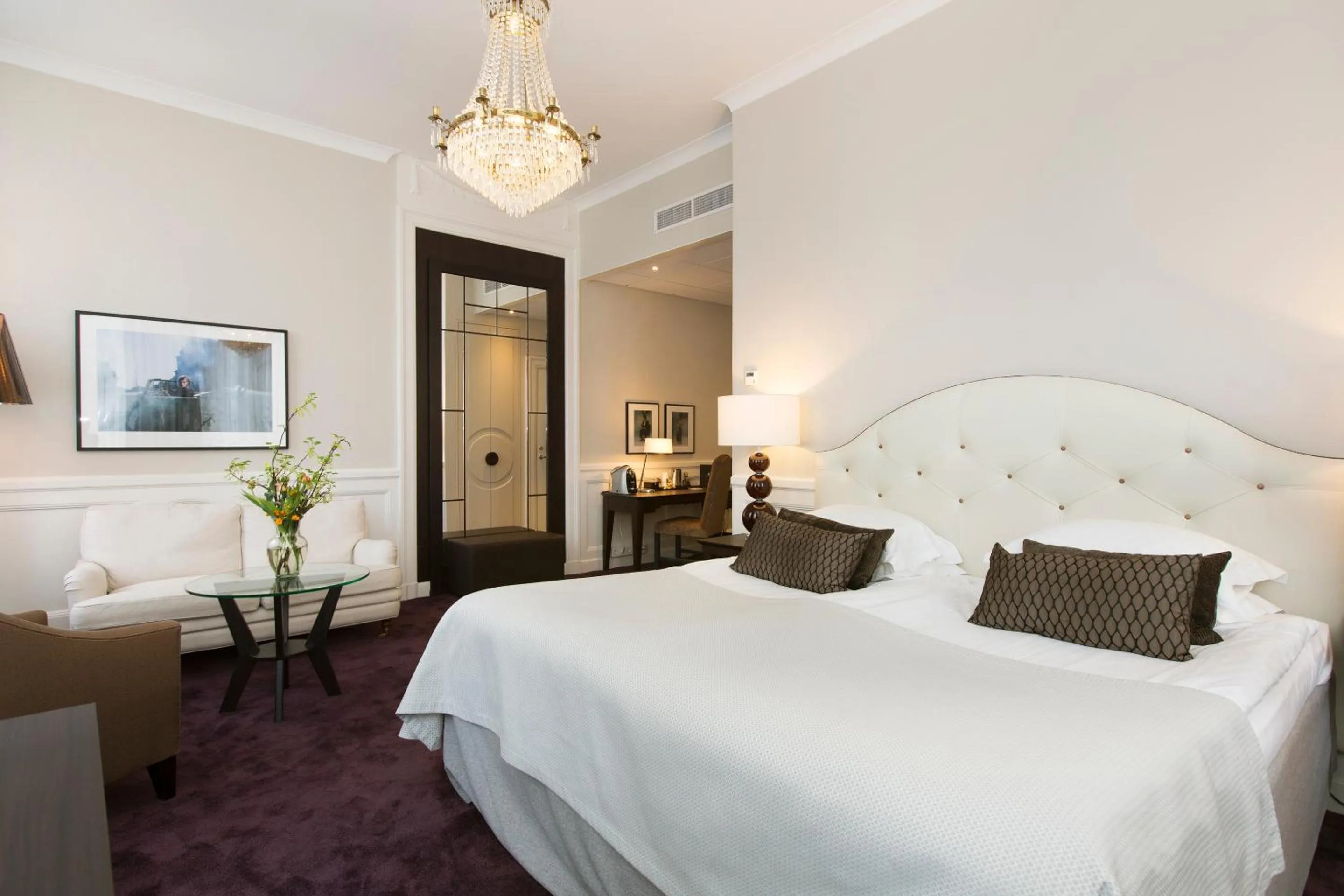 Junior Suite in Elite Hotel Savoy