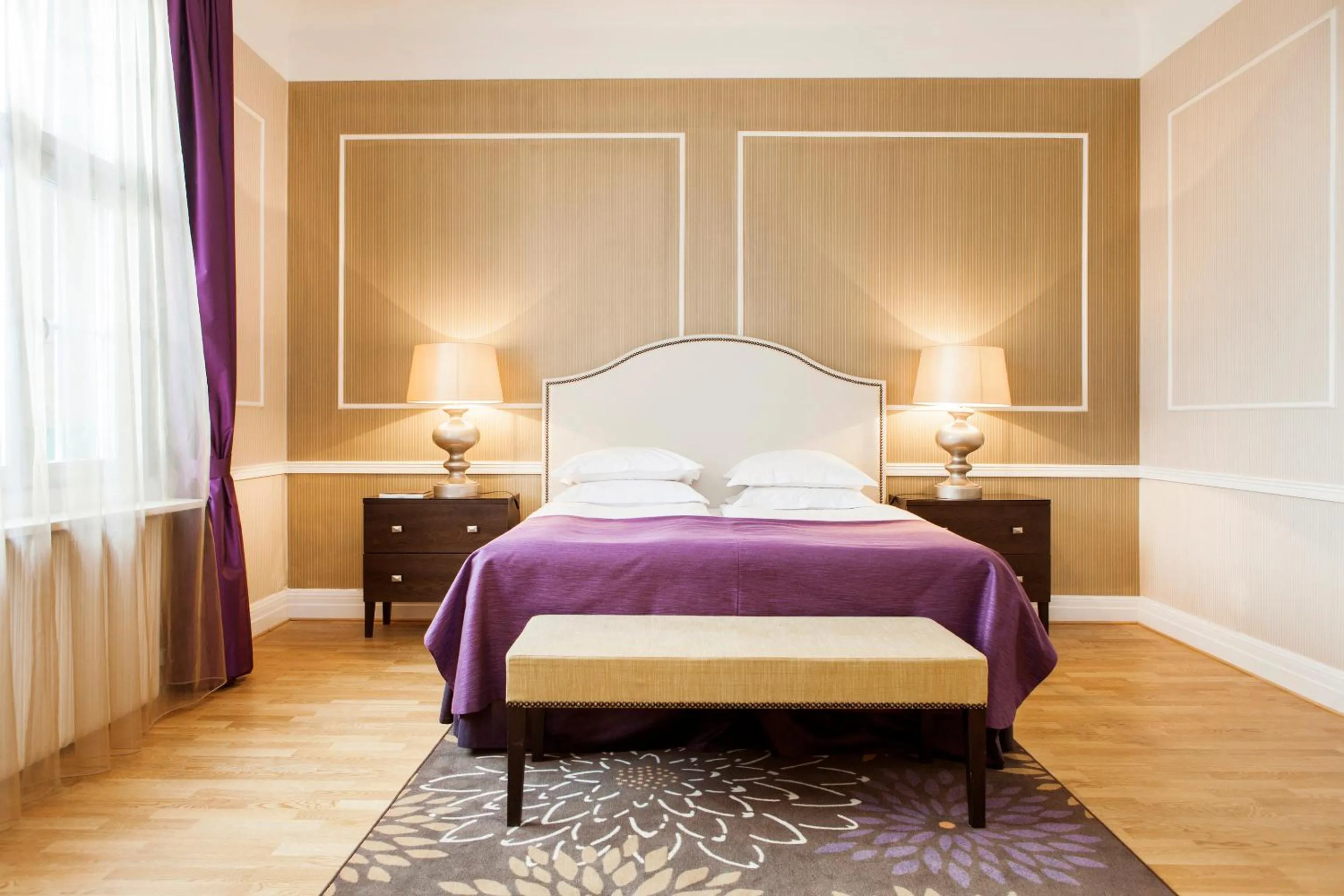 Suite in Elite Hotel Savoy