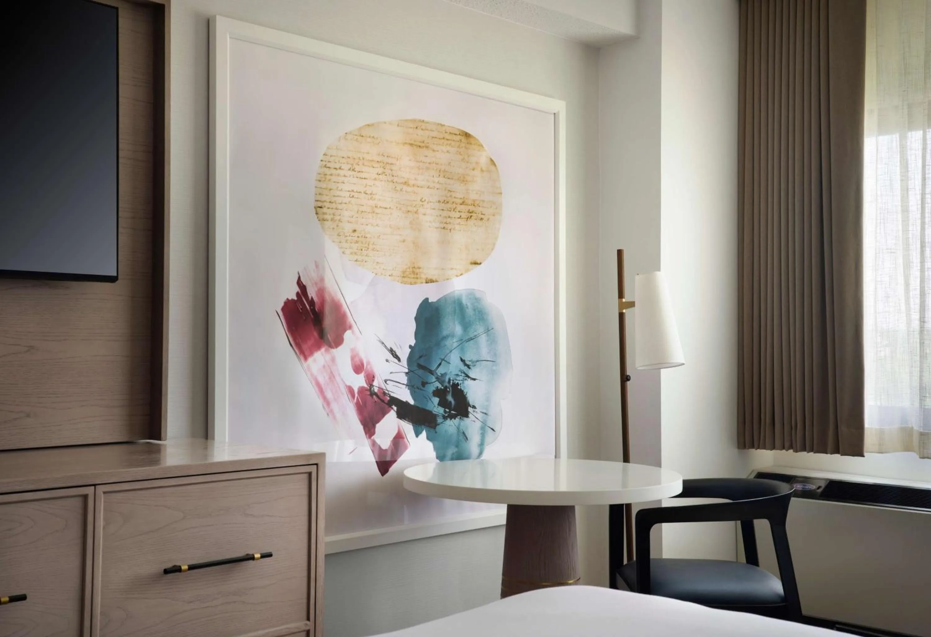 Deluxe King - Mobility Accessible - Roll-In Shower in Sonesta White Plains Downtown