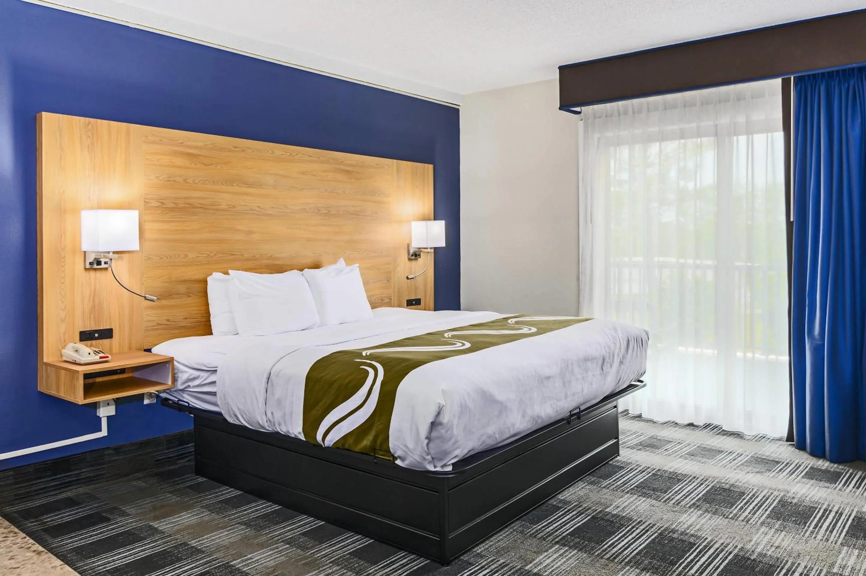 Standard King Room in Quality Inn