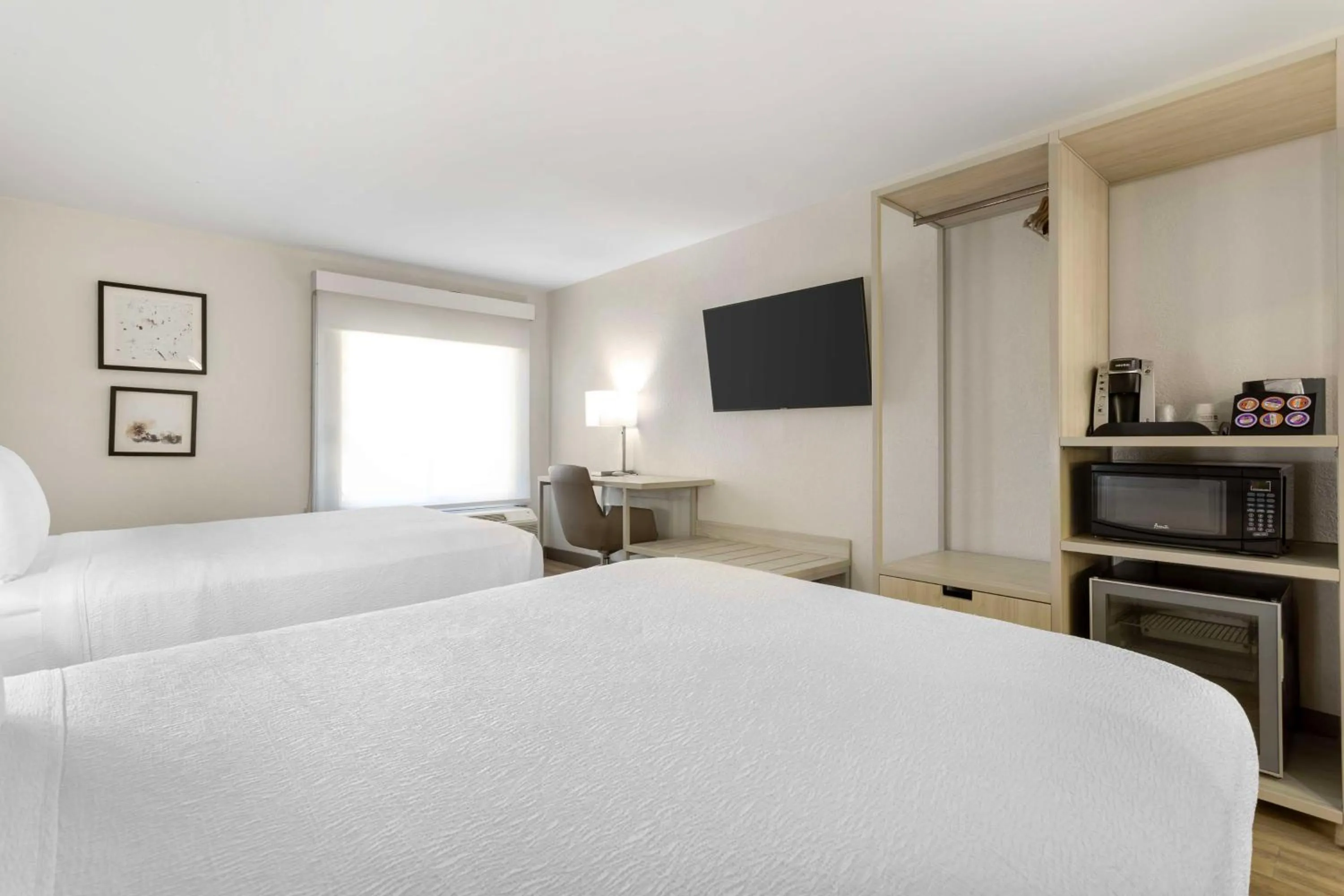 Queen Room with Two Queen Beds in Best Western Plus Sugar Land-Stafford