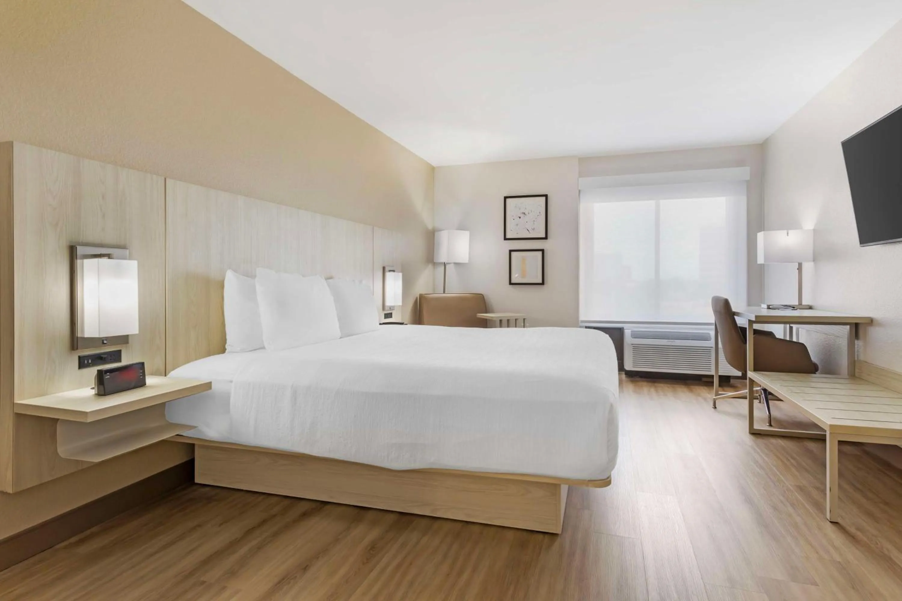 King Room in Best Western Plus Sugar Land-Stafford