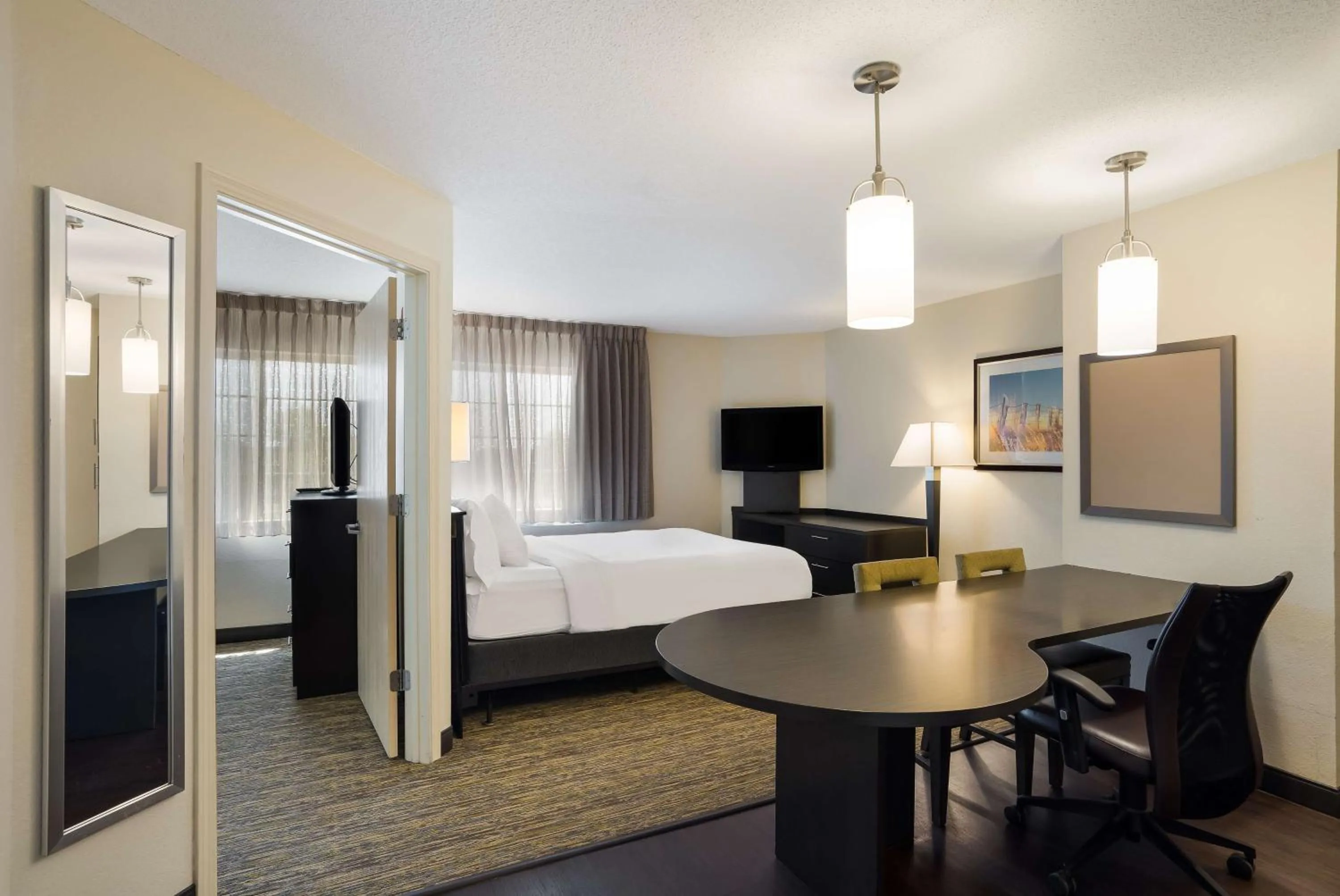 One Bedroom Suite - Two Queens in Sonesta Simply Suites Hampton