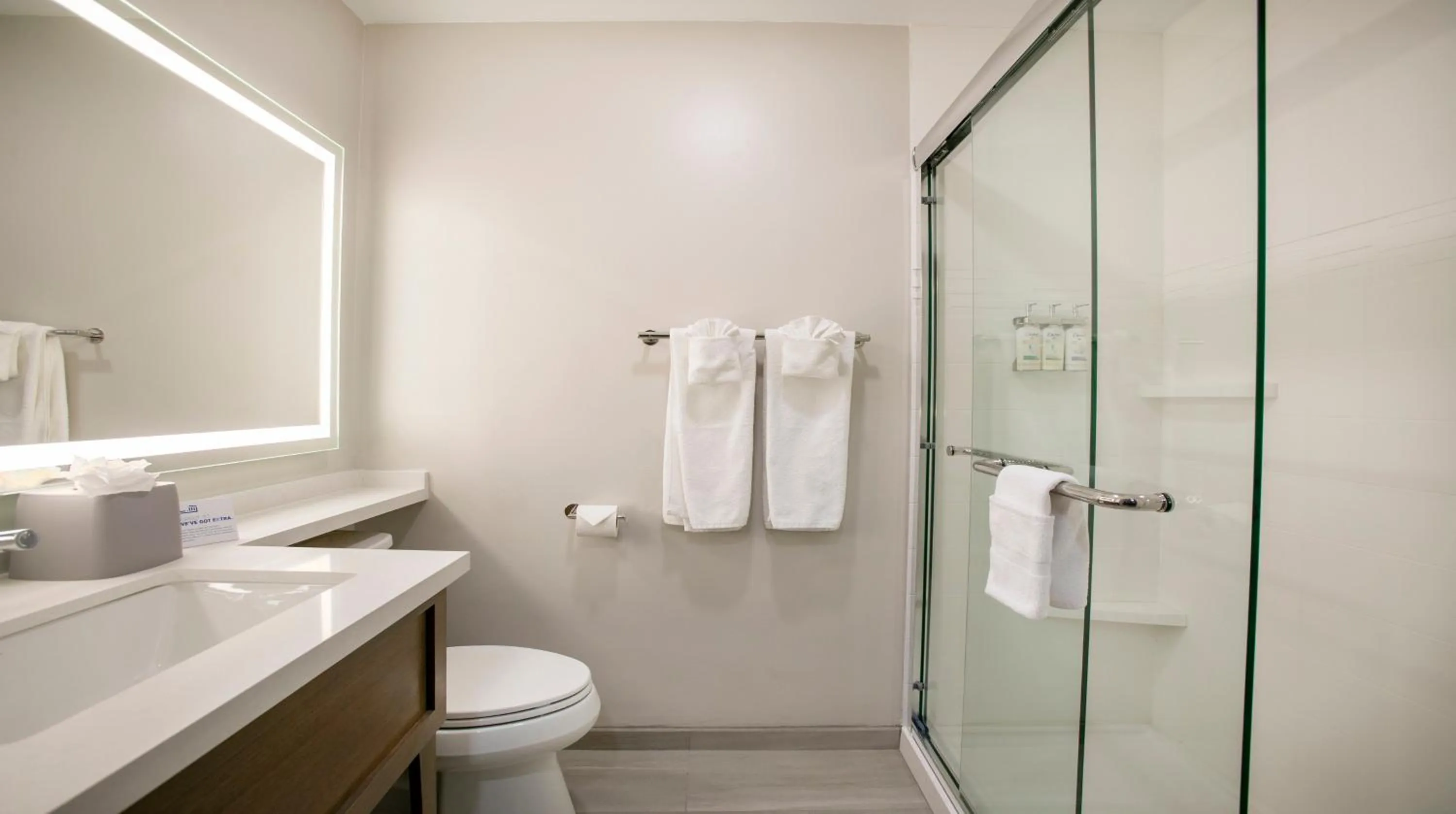 Standard Double Room with Two Double Beds and Pool View in Holiday Inn Express- North Palm Beach and IHG Hotel