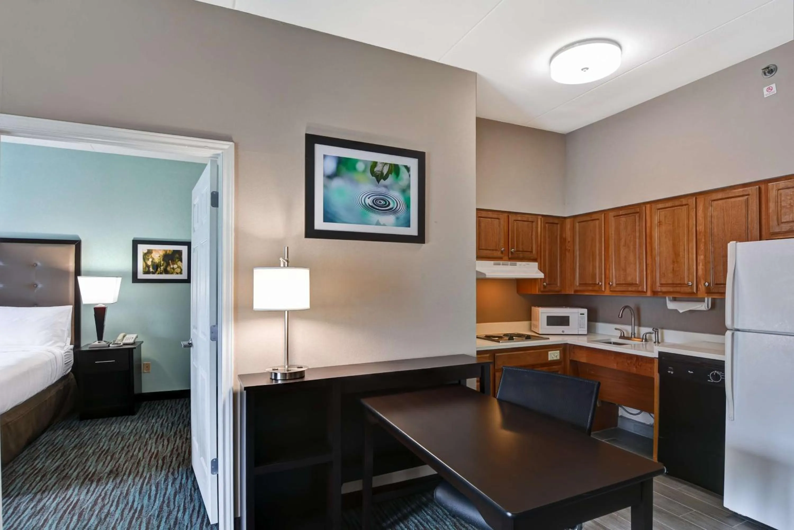 King Suite - Mobility Access/Non-Smoking in Homewood Suites by Hilton Aurora Naperville