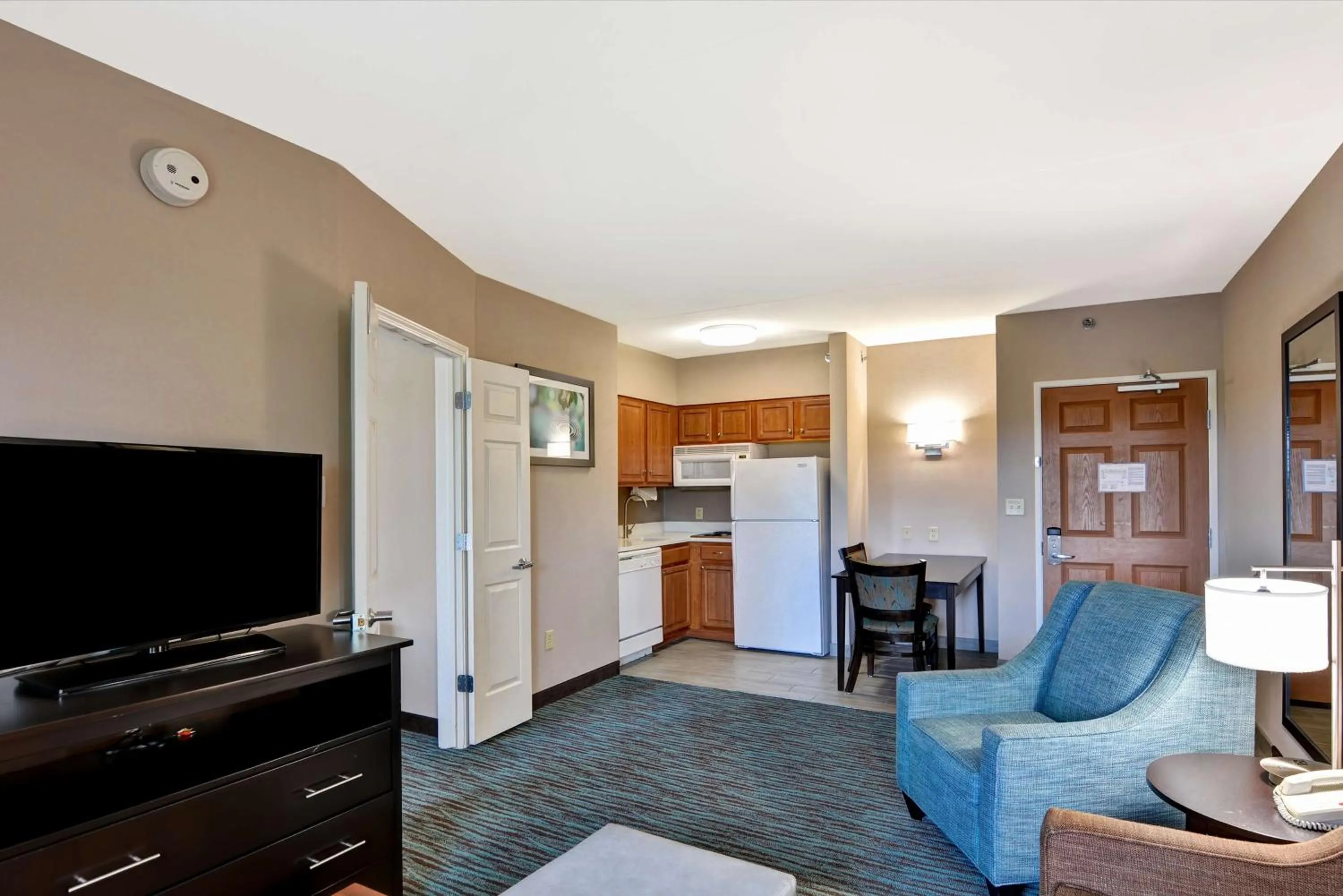 One-Bedroom King Suite - Non-Smoking in Homewood Suites by Hilton Aurora Naperville