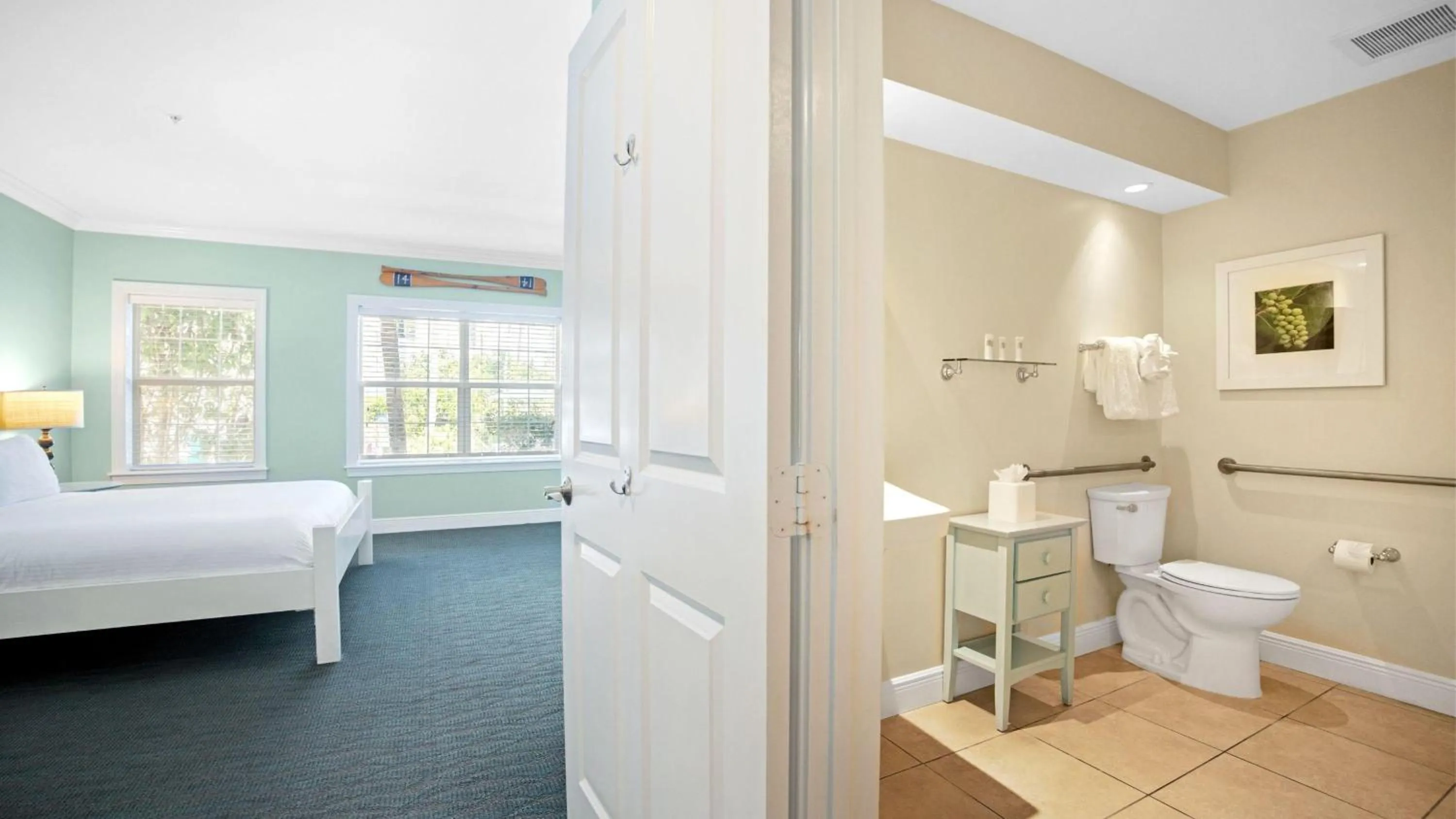 Tropical Garden King Accessible King Guestroom  in Tranquility Bay Resort