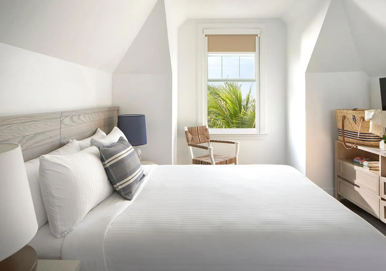 Three-Bedroom Villa Waterfront in Parrot Key Hotel & Villas