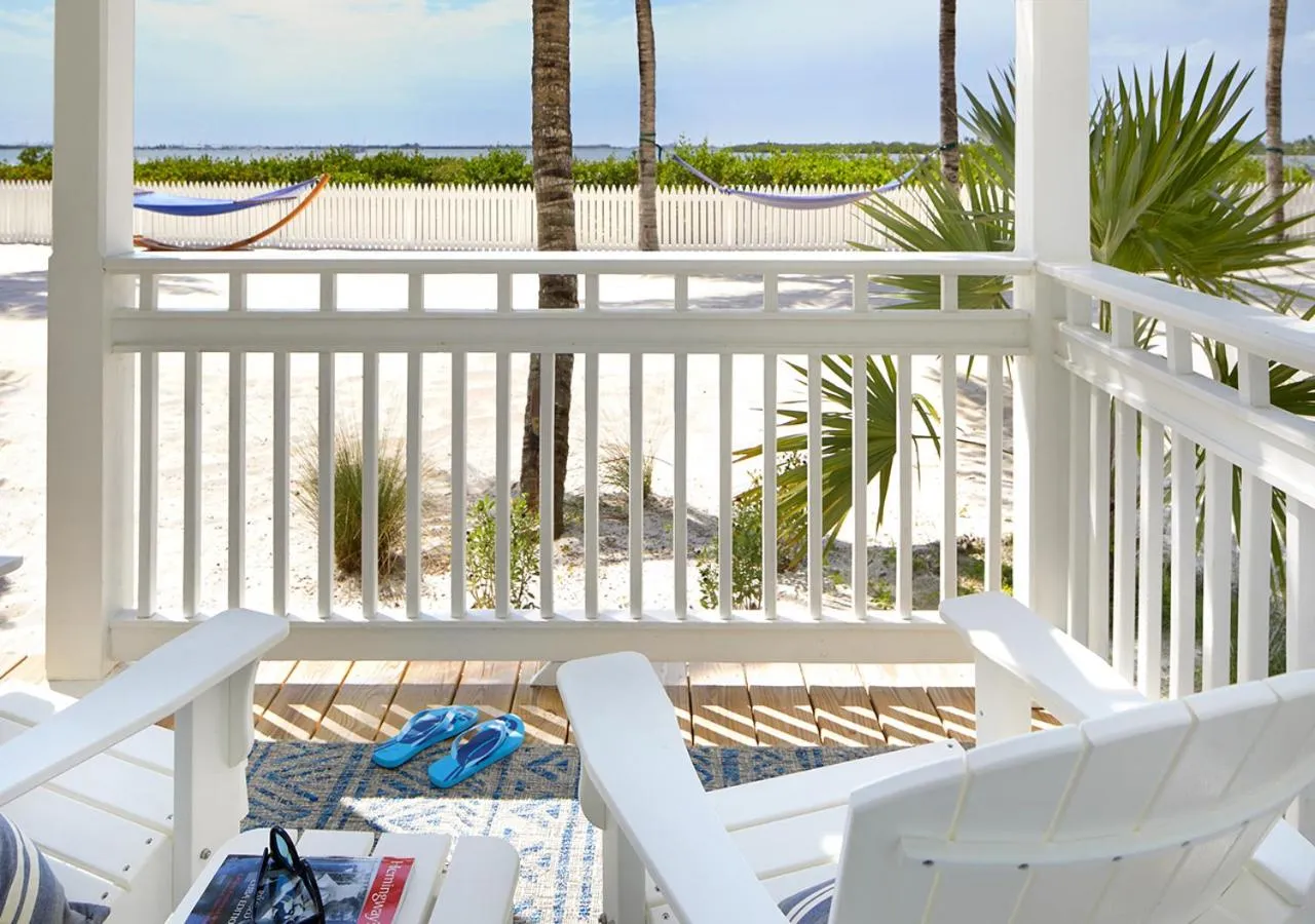 Waterfront Queen Room with Two Queen Beds in Parrot Key Hotel & Villas