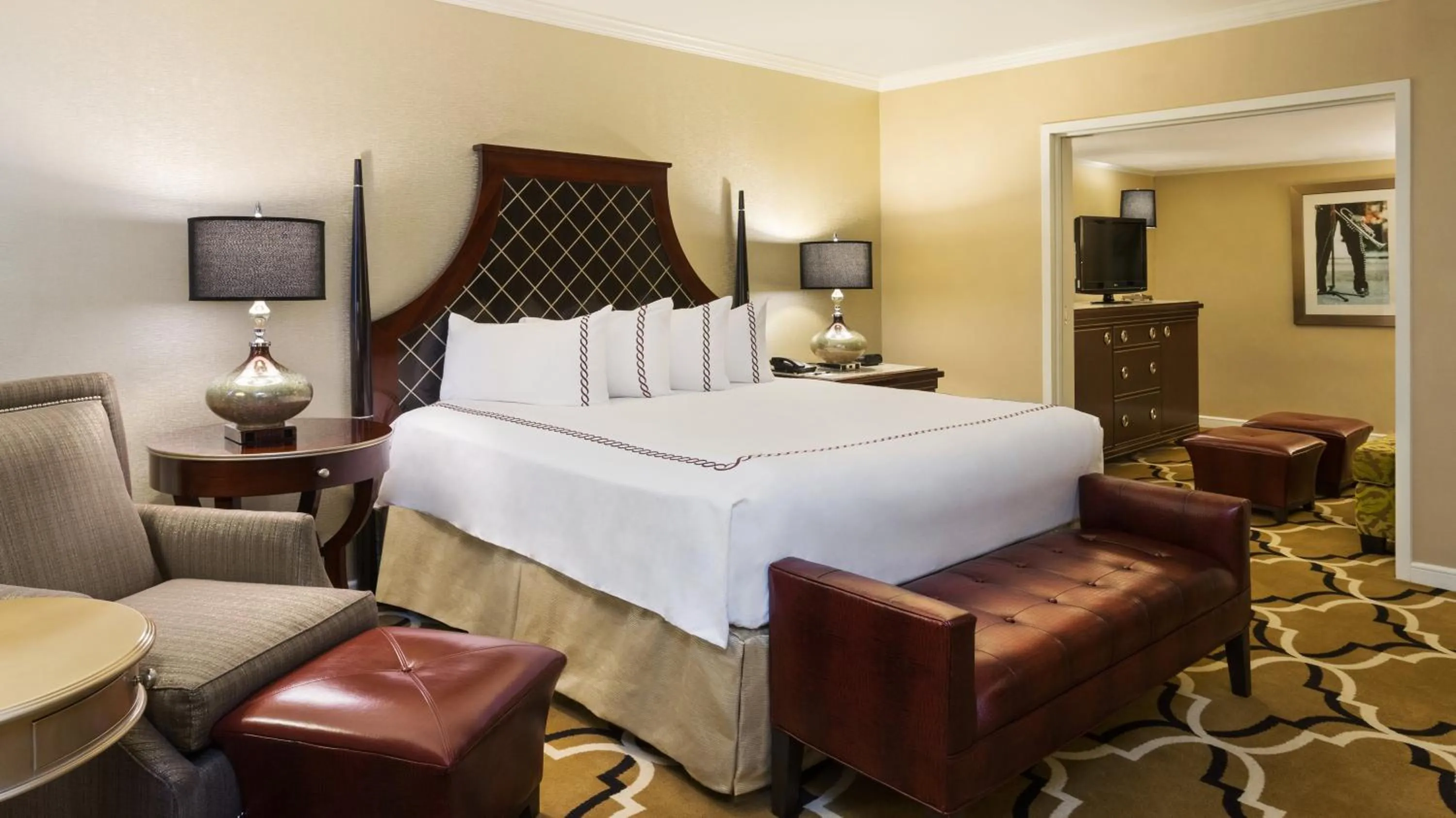 One-Bedroom Suite with Sofa Bed in InterContinental New Orleans by IHG