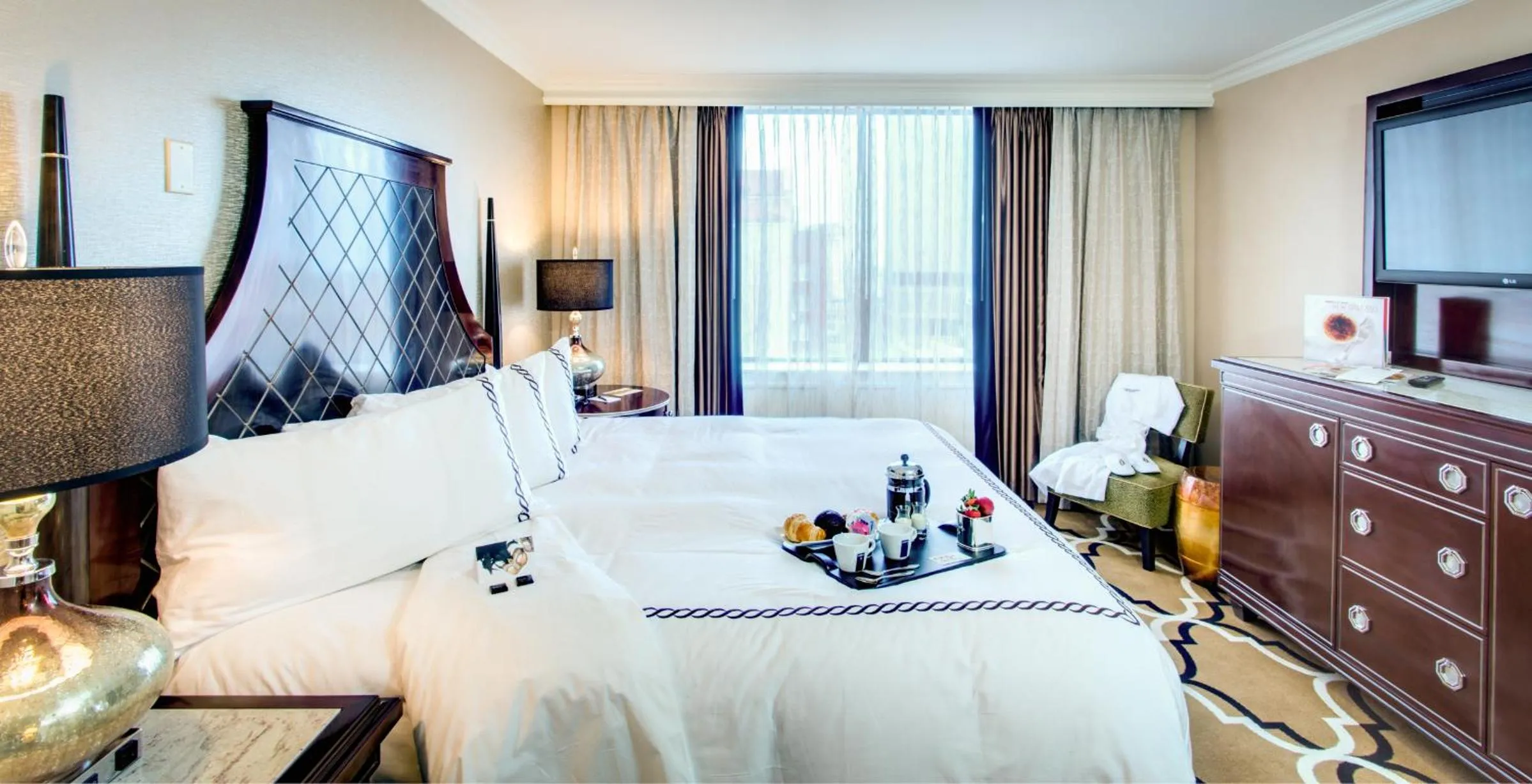 Classic King Room in InterContinental New Orleans by IHG