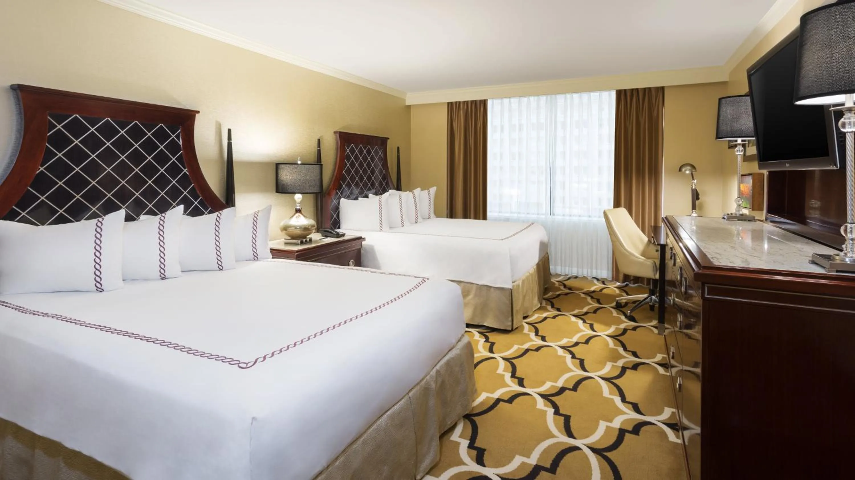 Classic Queen Room with Two Queen Beds and Accessible Tub - Mobility Access in InterContinental New Orleans by IHG