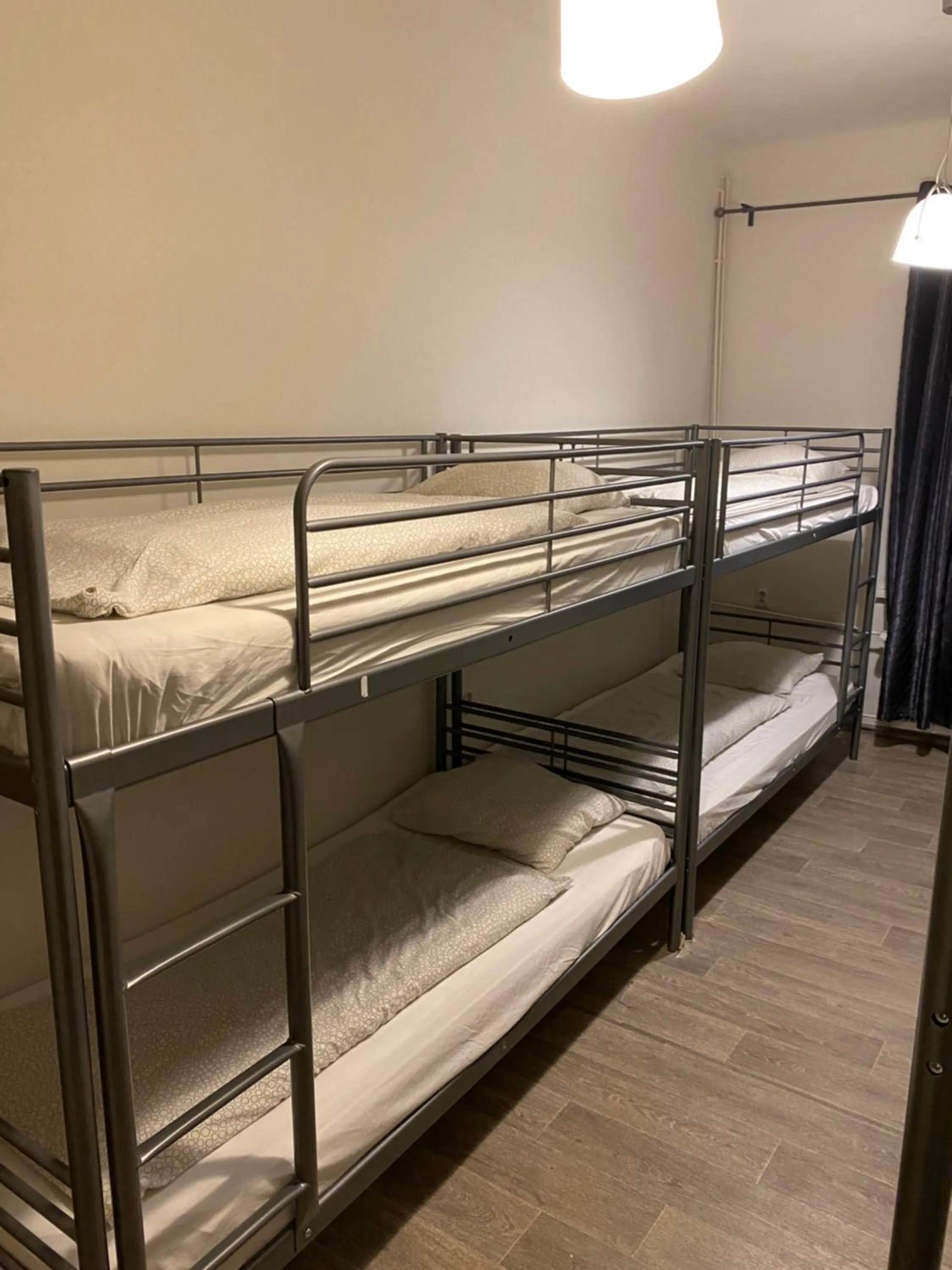 Bed in 10-Bed Mixed Dormitory Room in Easy Housing