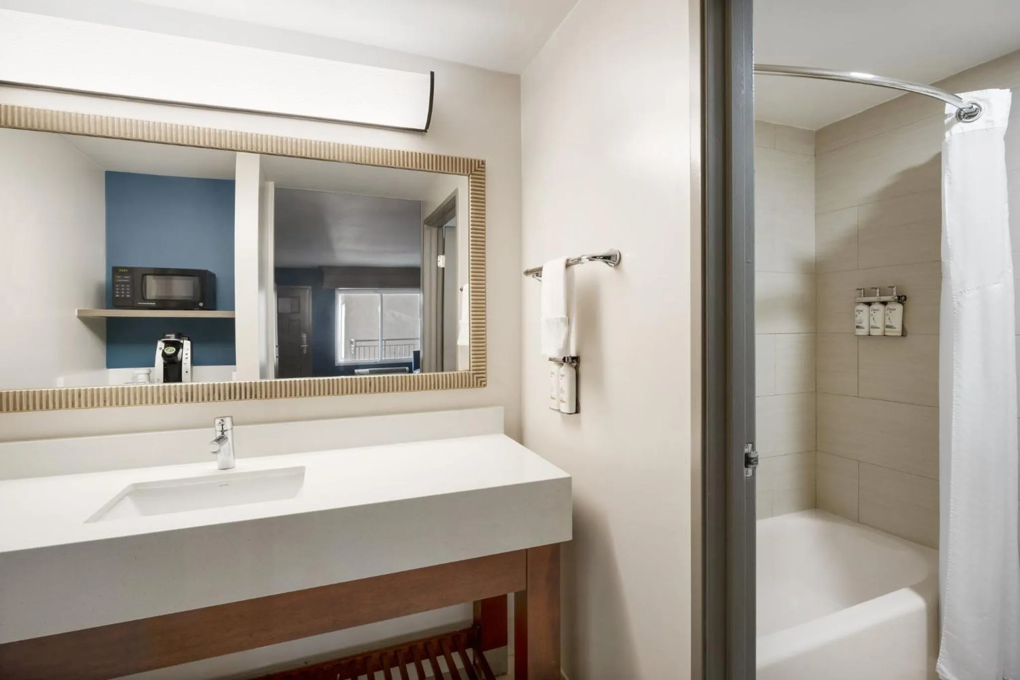 Standard Room in Holiday Inn Express Simi Valley by IHG