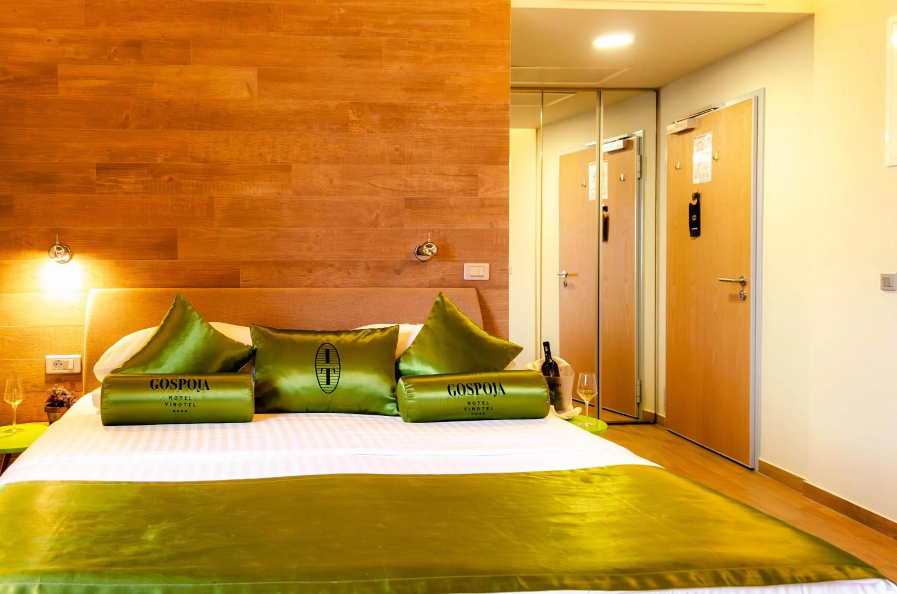 Standard Double Room in Hotel Vinotel Gospoja