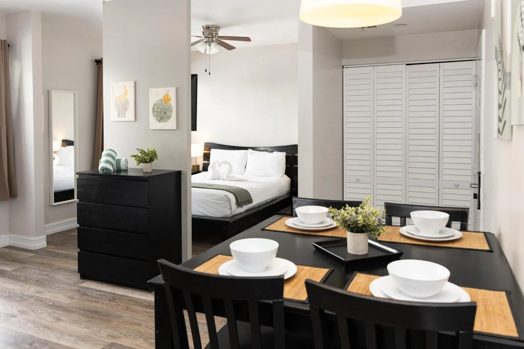 Queen Suite with Sofa Bed in Ocean Reef Suites