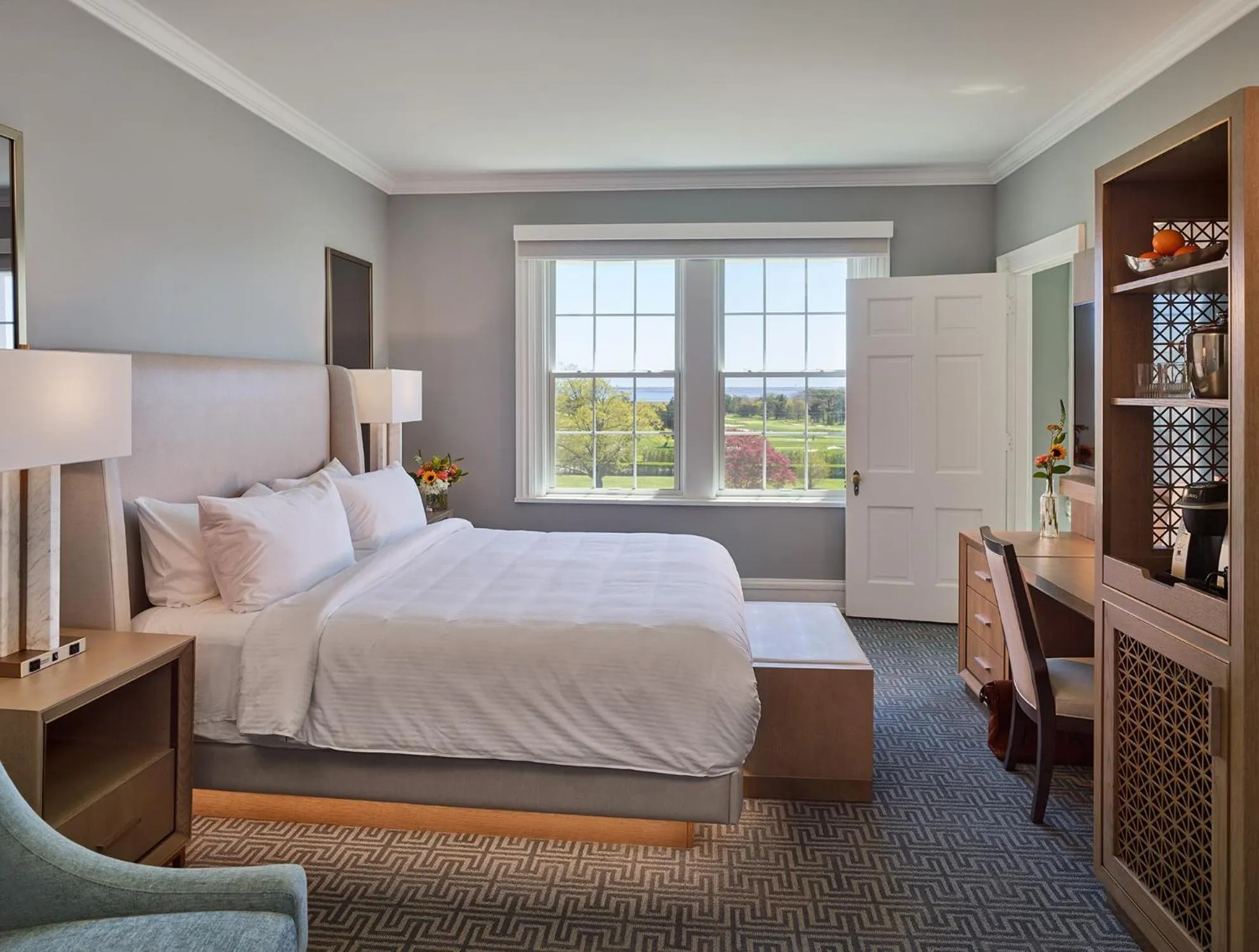 Junior Suite 1 King Non Smoking  in Seaview, A Dolce Hotel