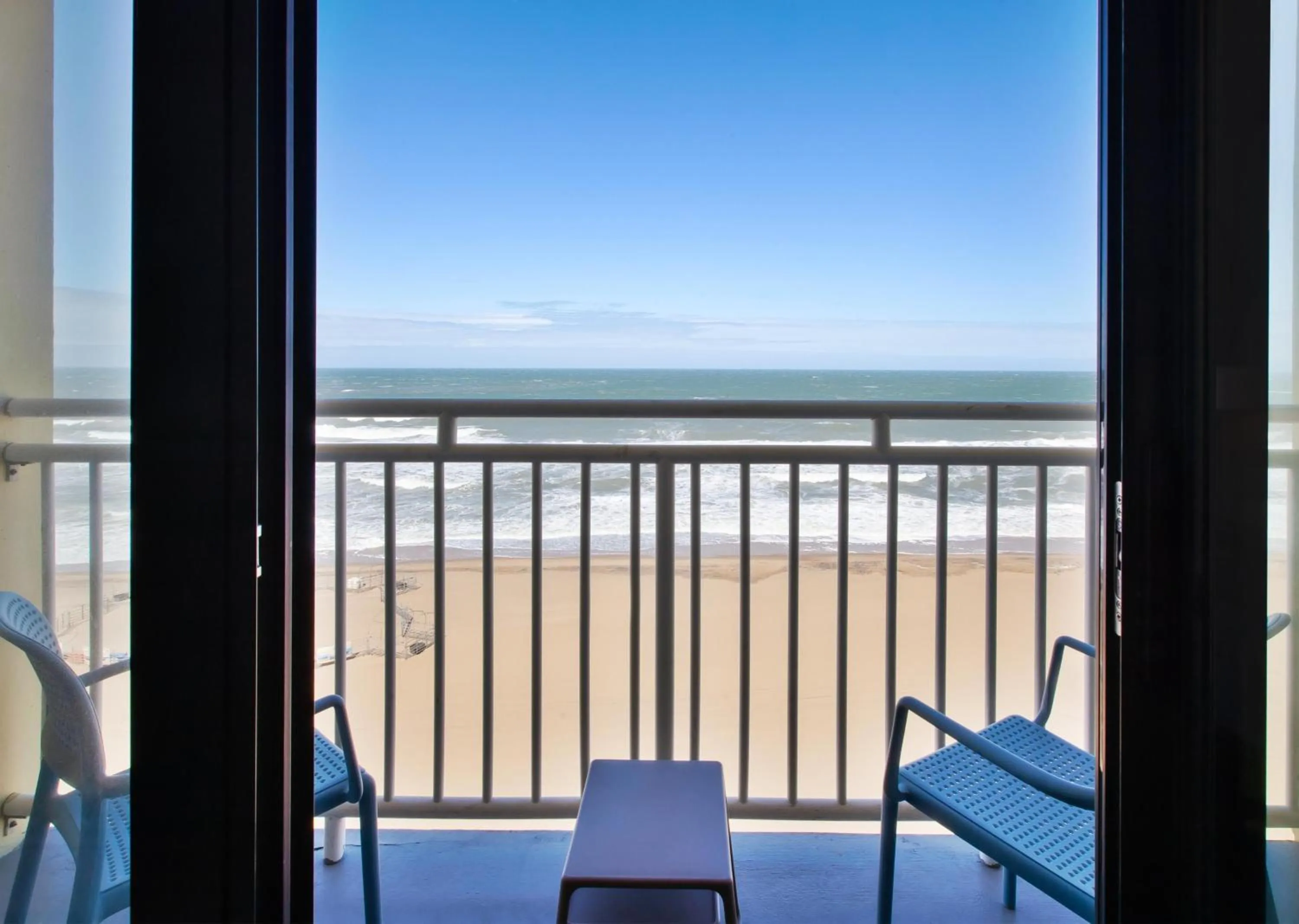 Standard Room in Holiday Inn Express & Suites VA Beach Oceanfront by IHG