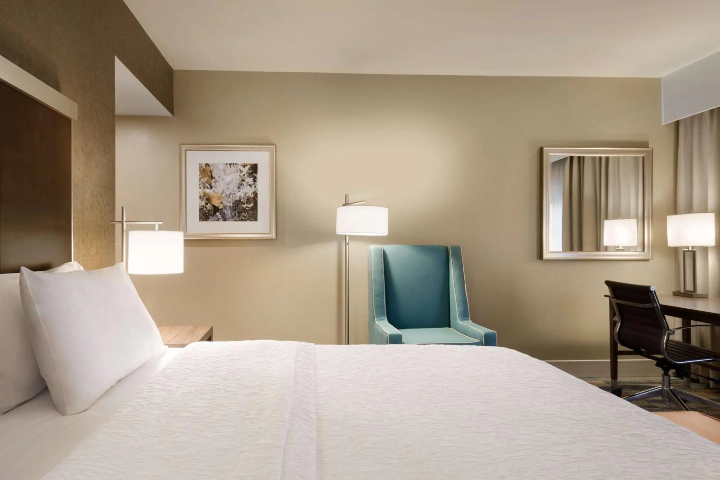 King Room with King Bed - Non-Smoking in Hampton Inn by Hilton Elko Nevada