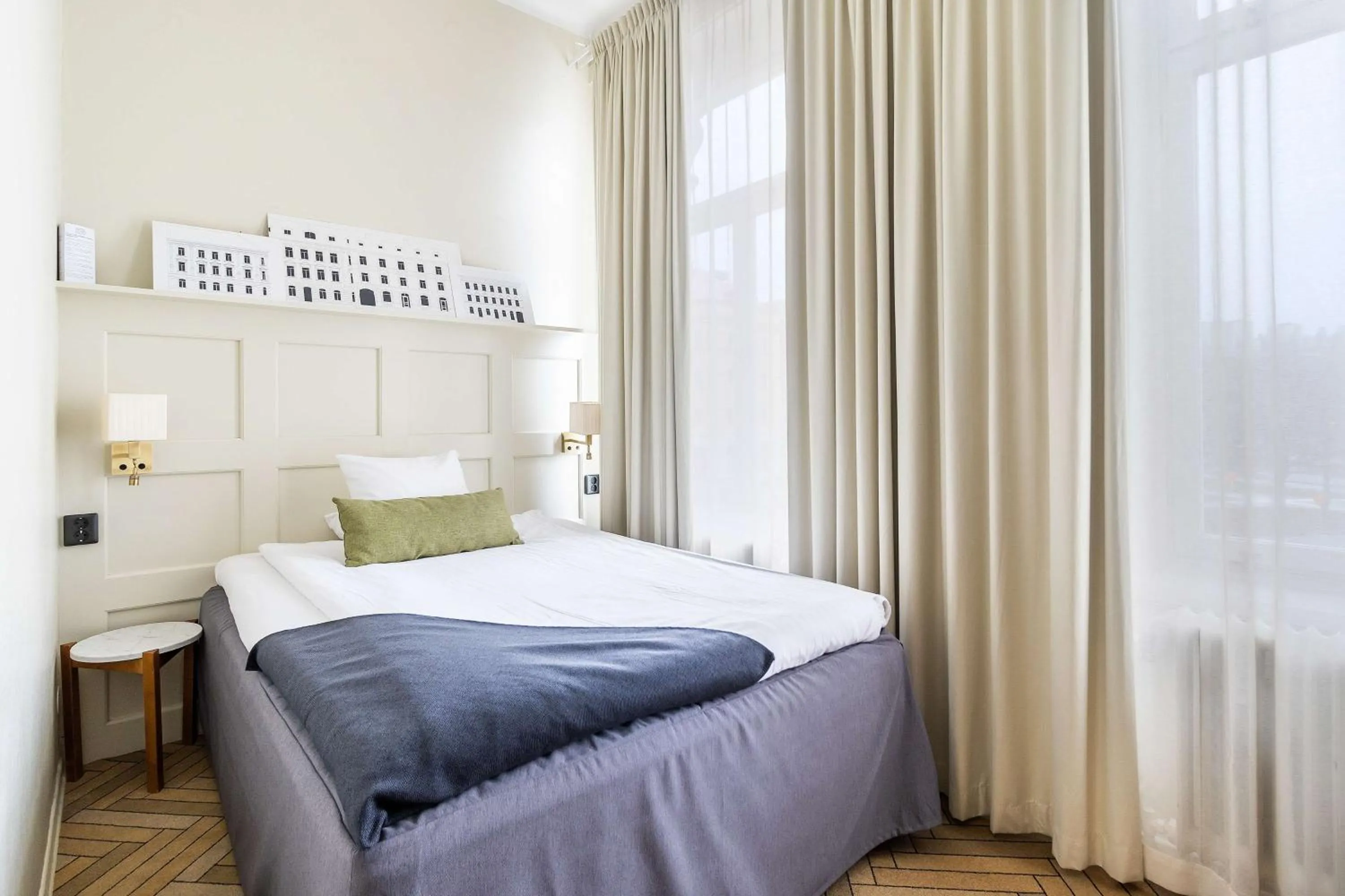 Economy Queen Room in Best Western Hotel Baltic