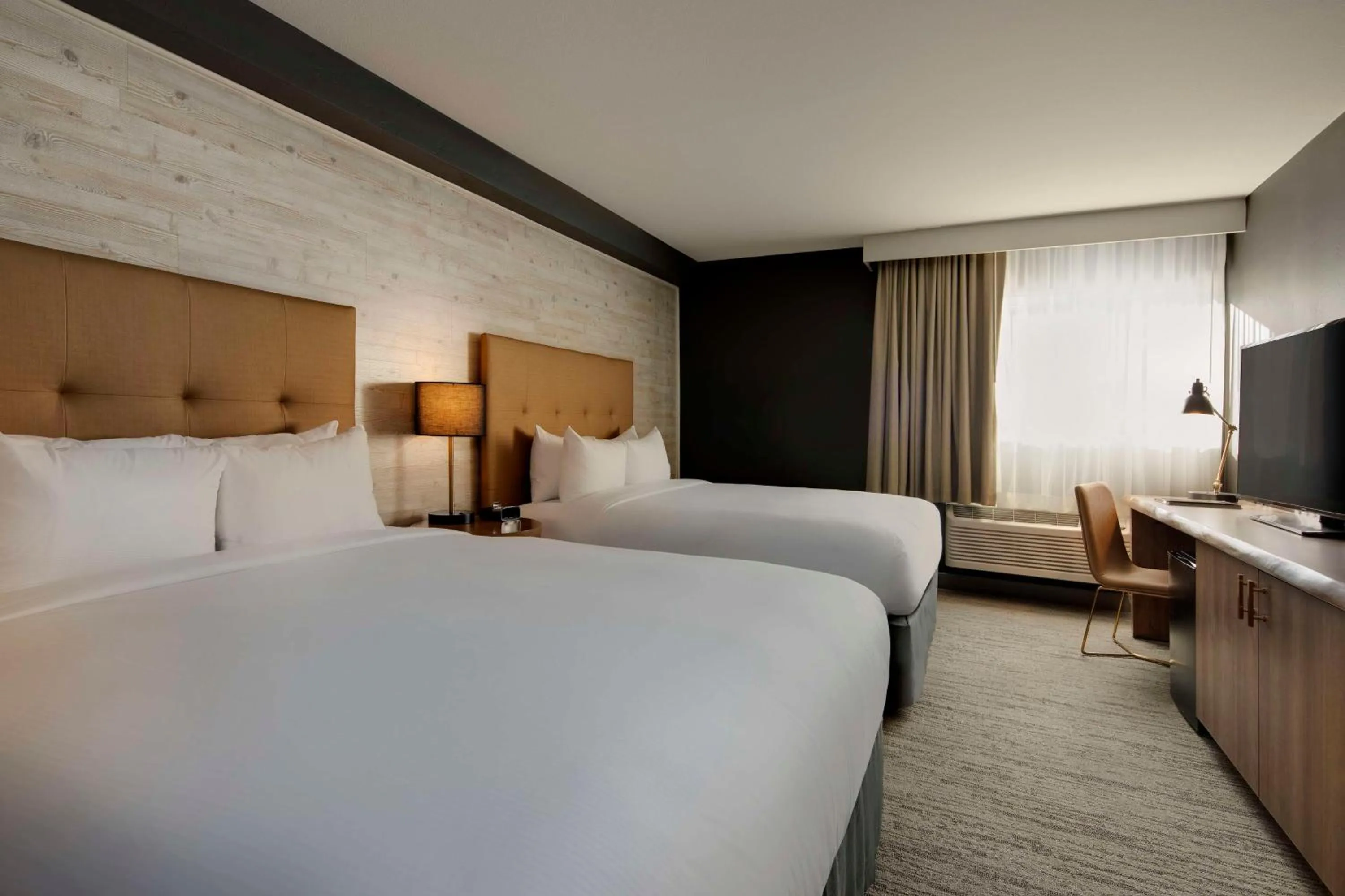 Queen Room with Two Queen Beds in Highline Vail - a DoubleTree by Hilton