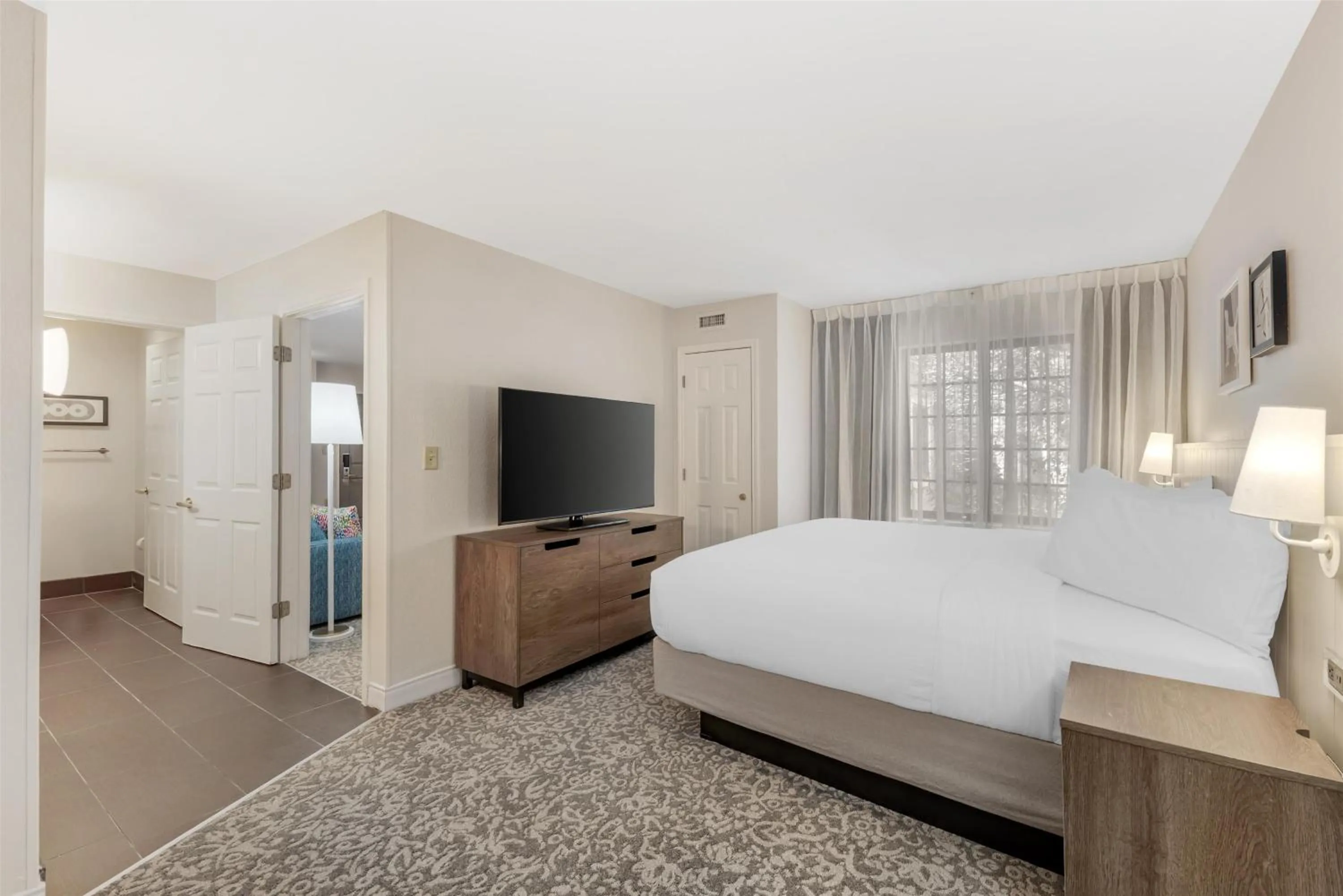 Two-Bedroom Suite with King and Queen Beds in Sonesta ES Suites Austin The Domain Area - Newly Renovated