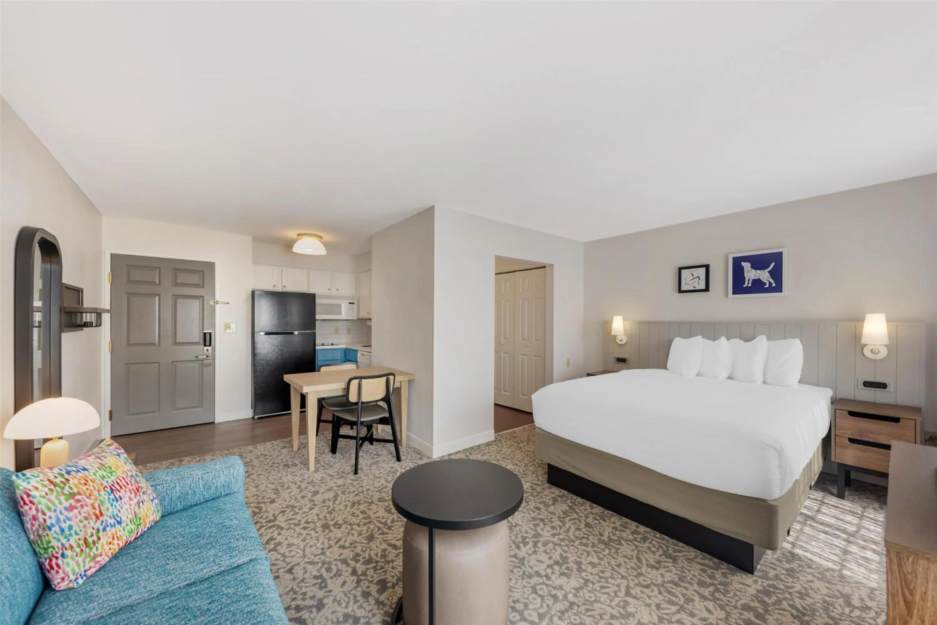 Queen Studio Suite in Sonesta ES Suites Austin The Domain Area - Newly Renovated