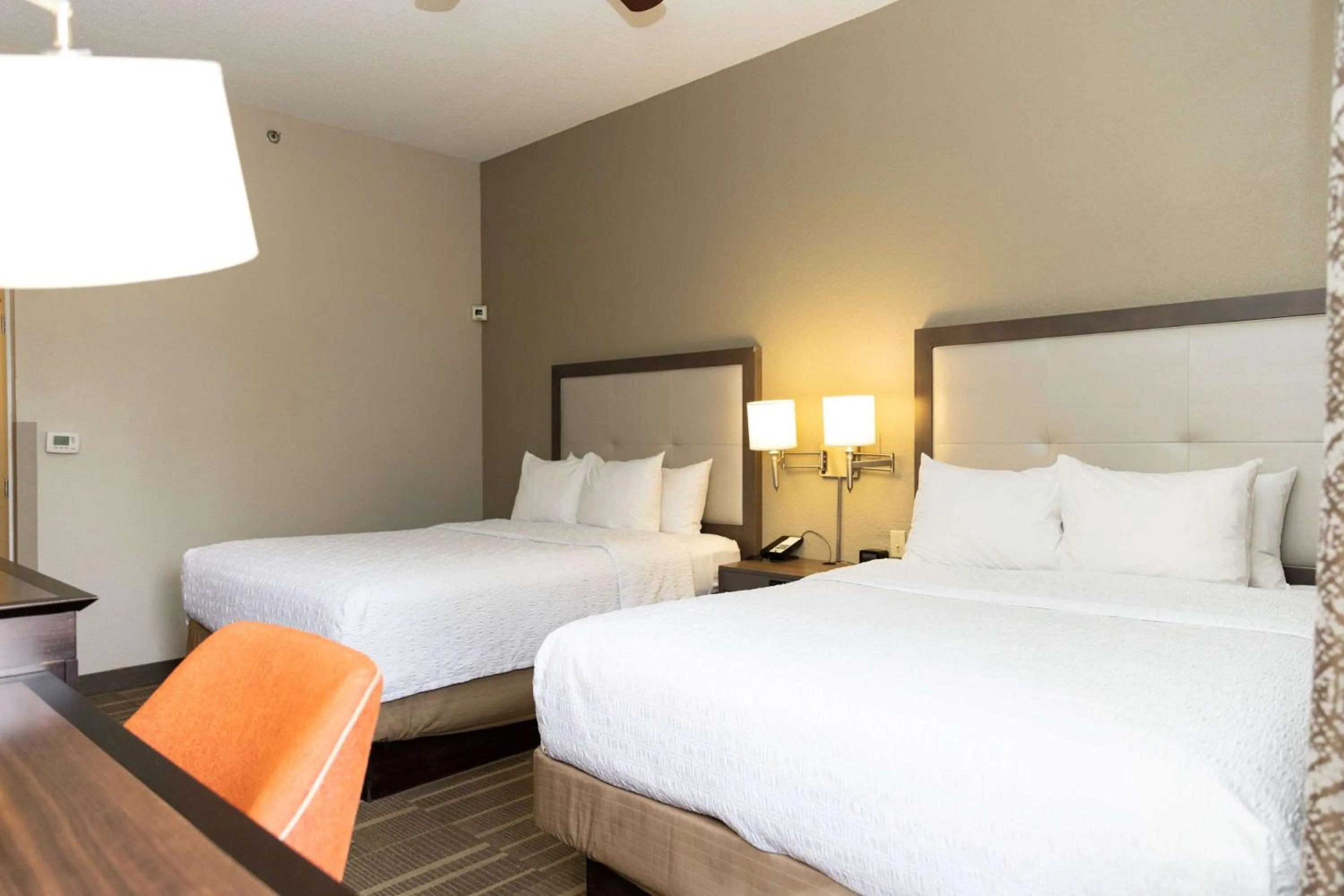 Queen Room with Two Queen Beds - Mobility and Hearing Access/Non-Smoking in Hampton Inn Hammond